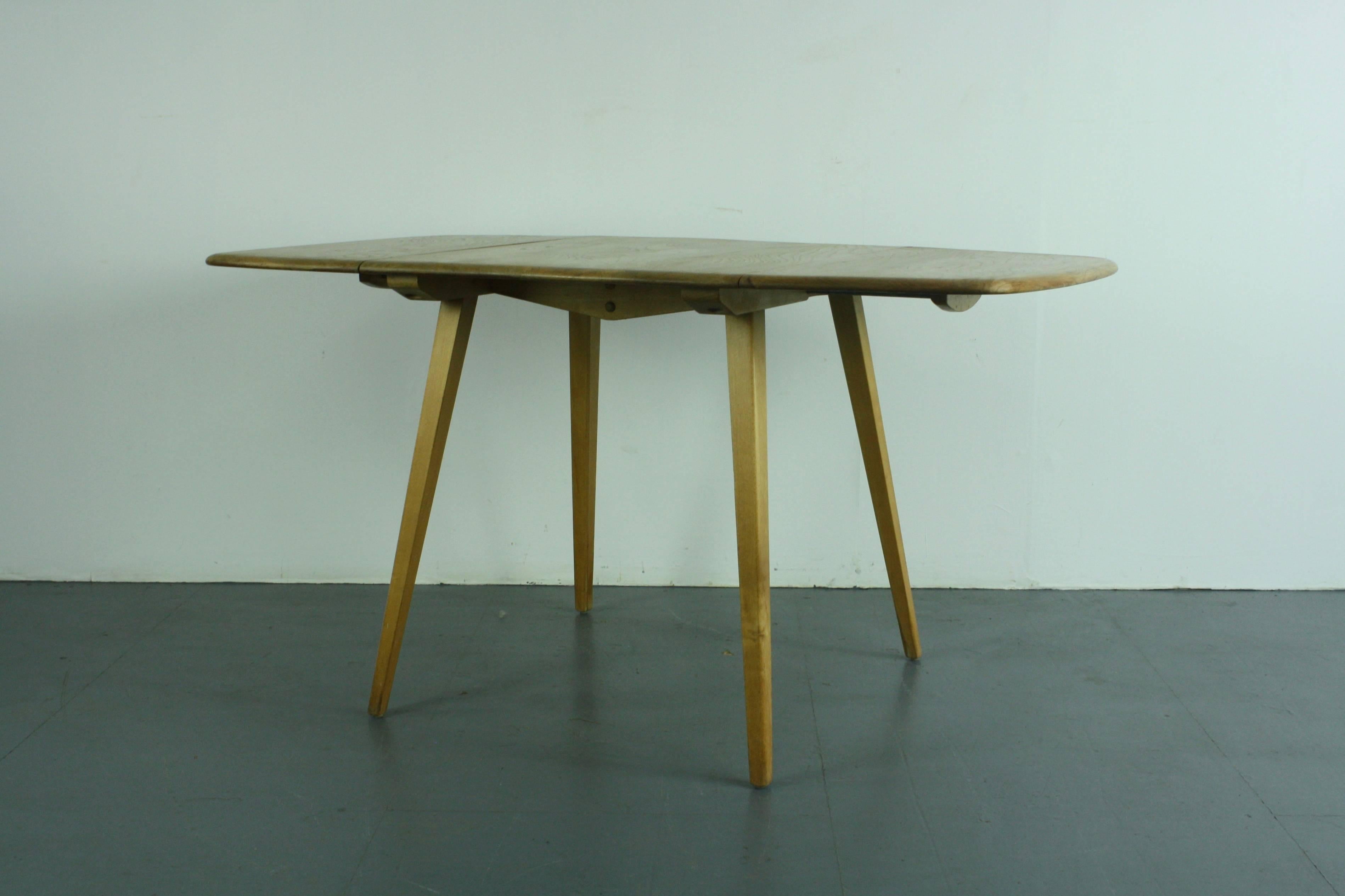 English Vintage Midcentury Ercol Drop-Leaf Dining Table in Beech and Elm For Sale