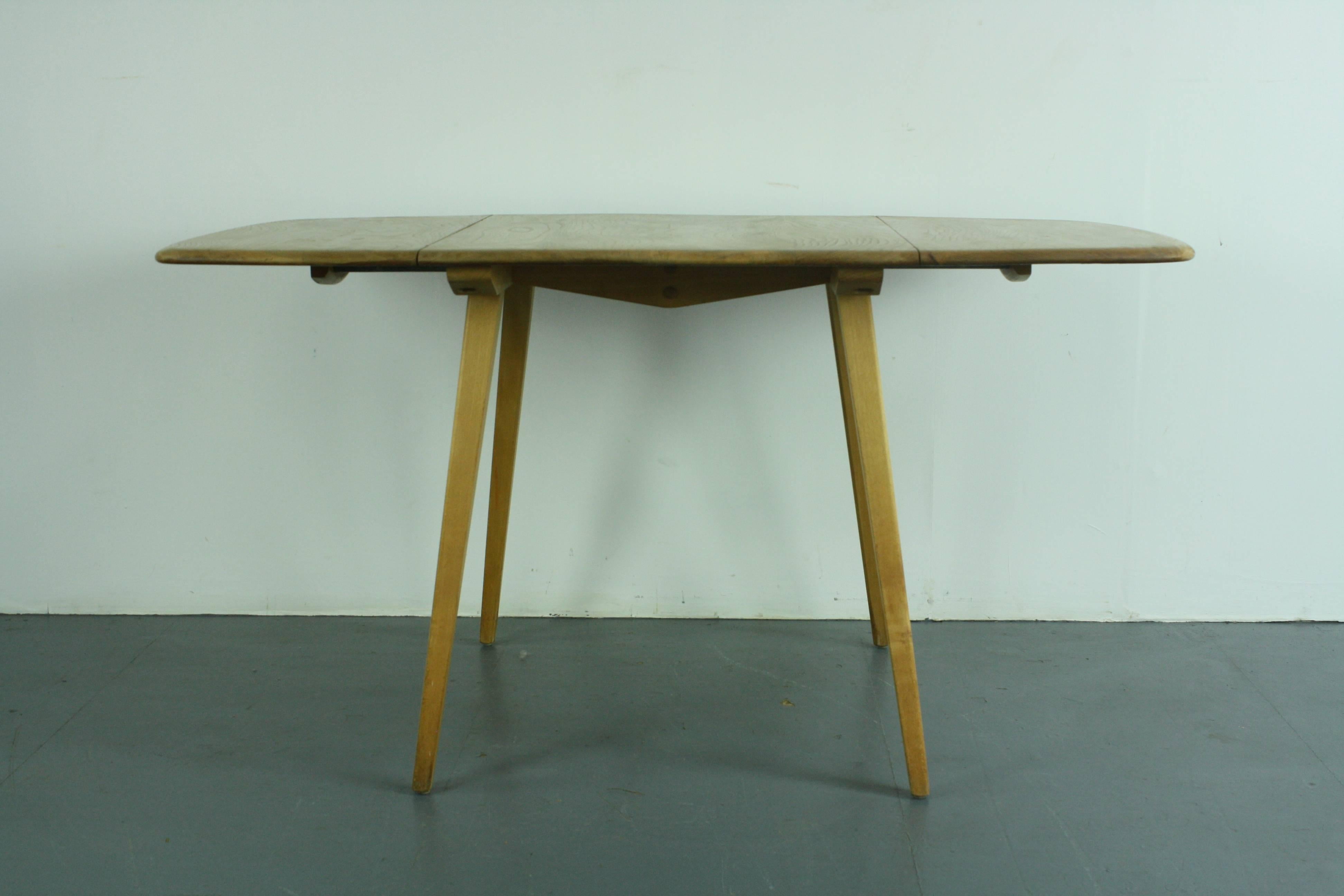 Vintage Midcentury Ercol Drop-Leaf Dining Table in Beech and Elm For Sale 2