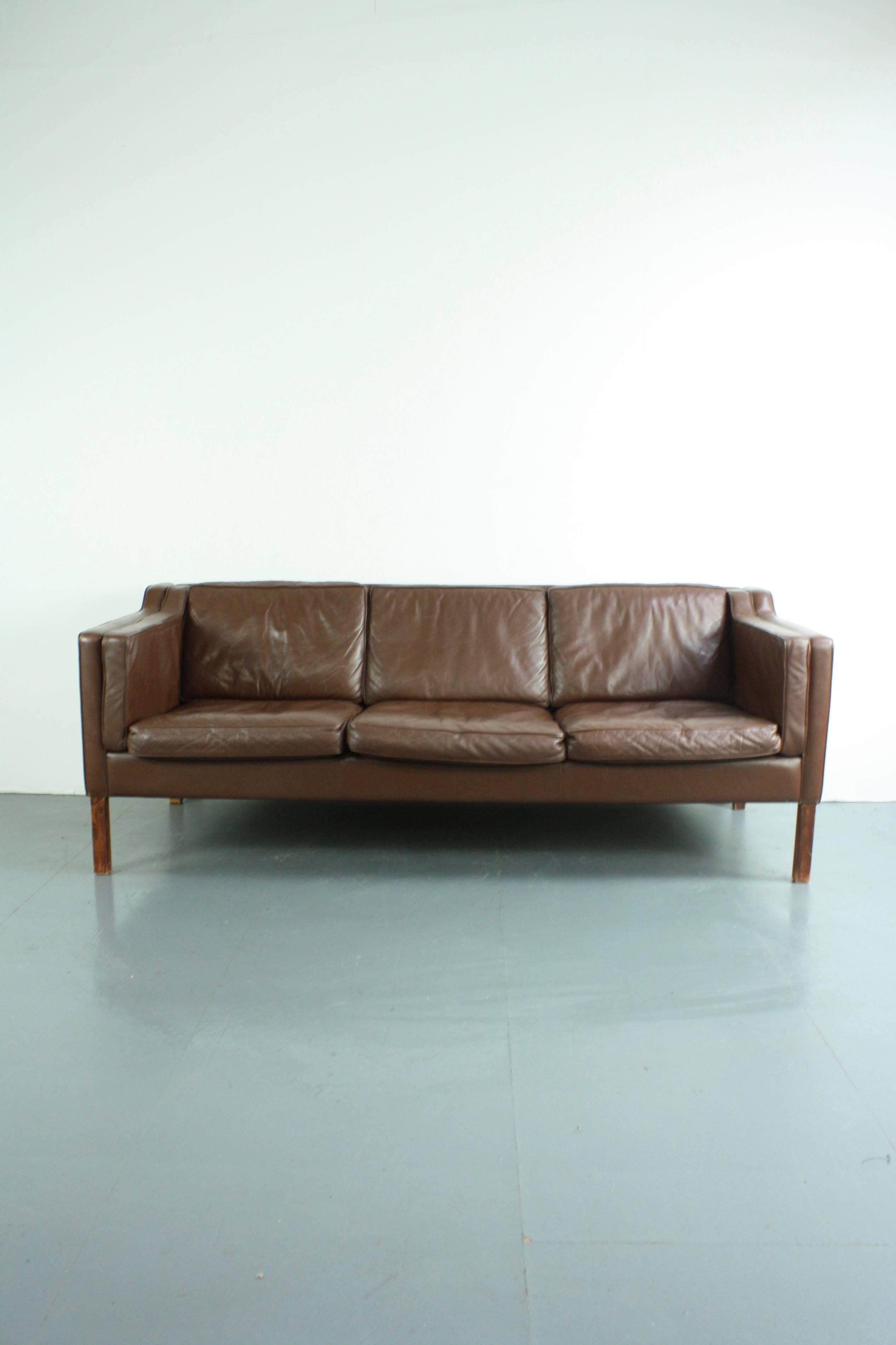Dark Brown Leather Mogensen Style Vintage 1970s Three-Seat Danish Sofa In Good Condition For Sale In Lewes, East Sussex