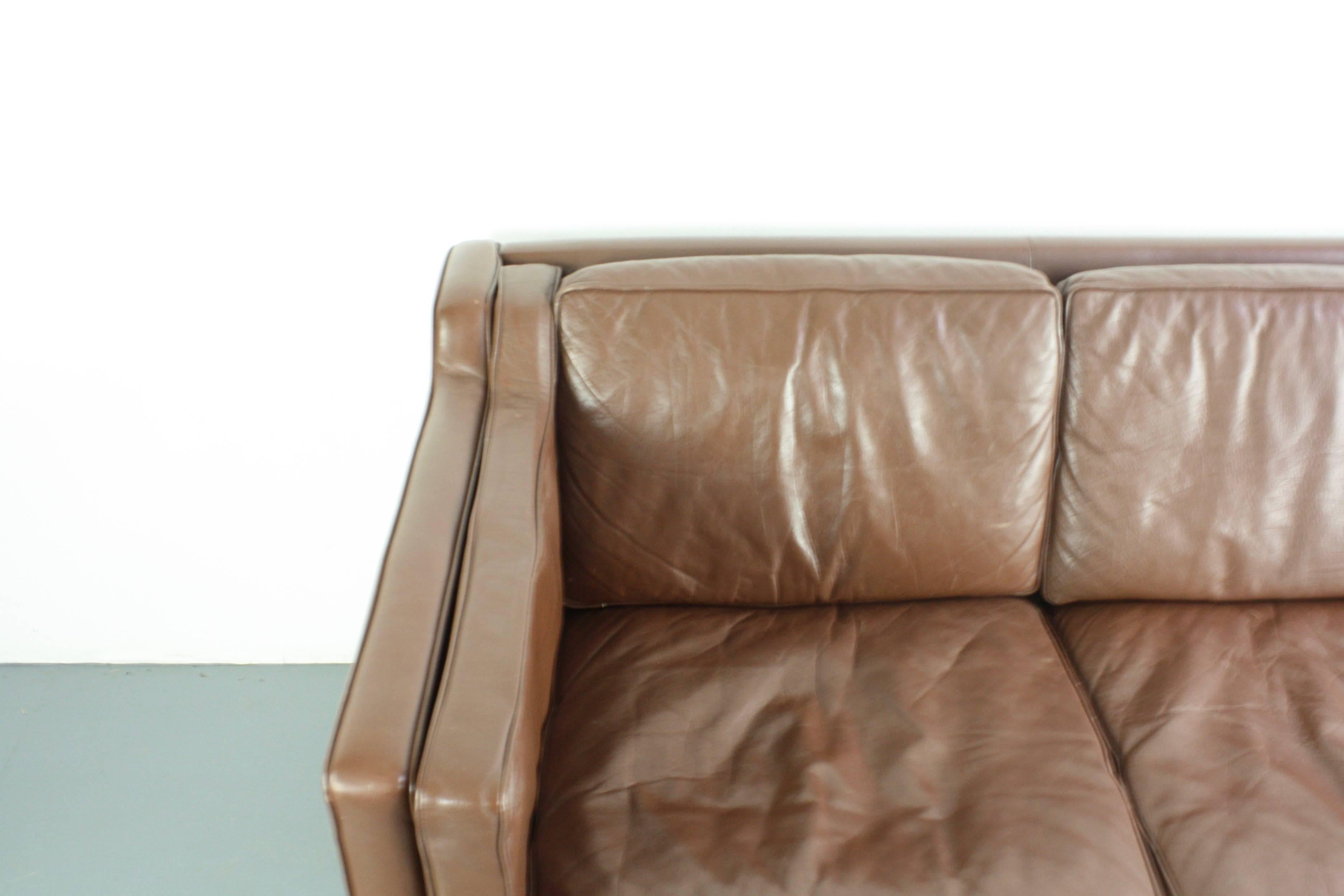 20th Century Dark Brown Leather Mogensen Style Vintage 1970s Three-Seat Danish Sofa For Sale