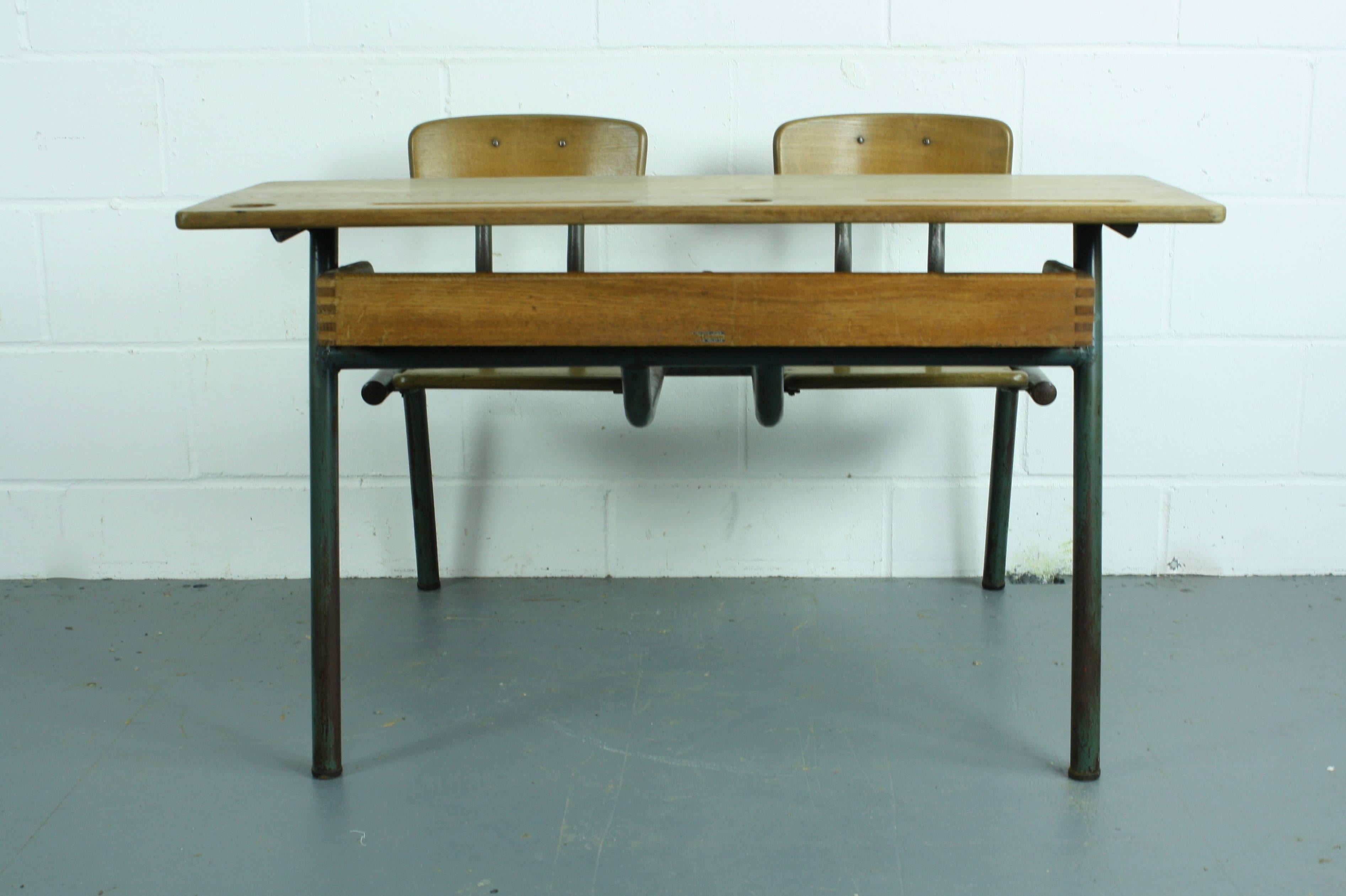 Vintage Early to Mid-20th Century French Child's Double Desk and Chair Set For Sale 6