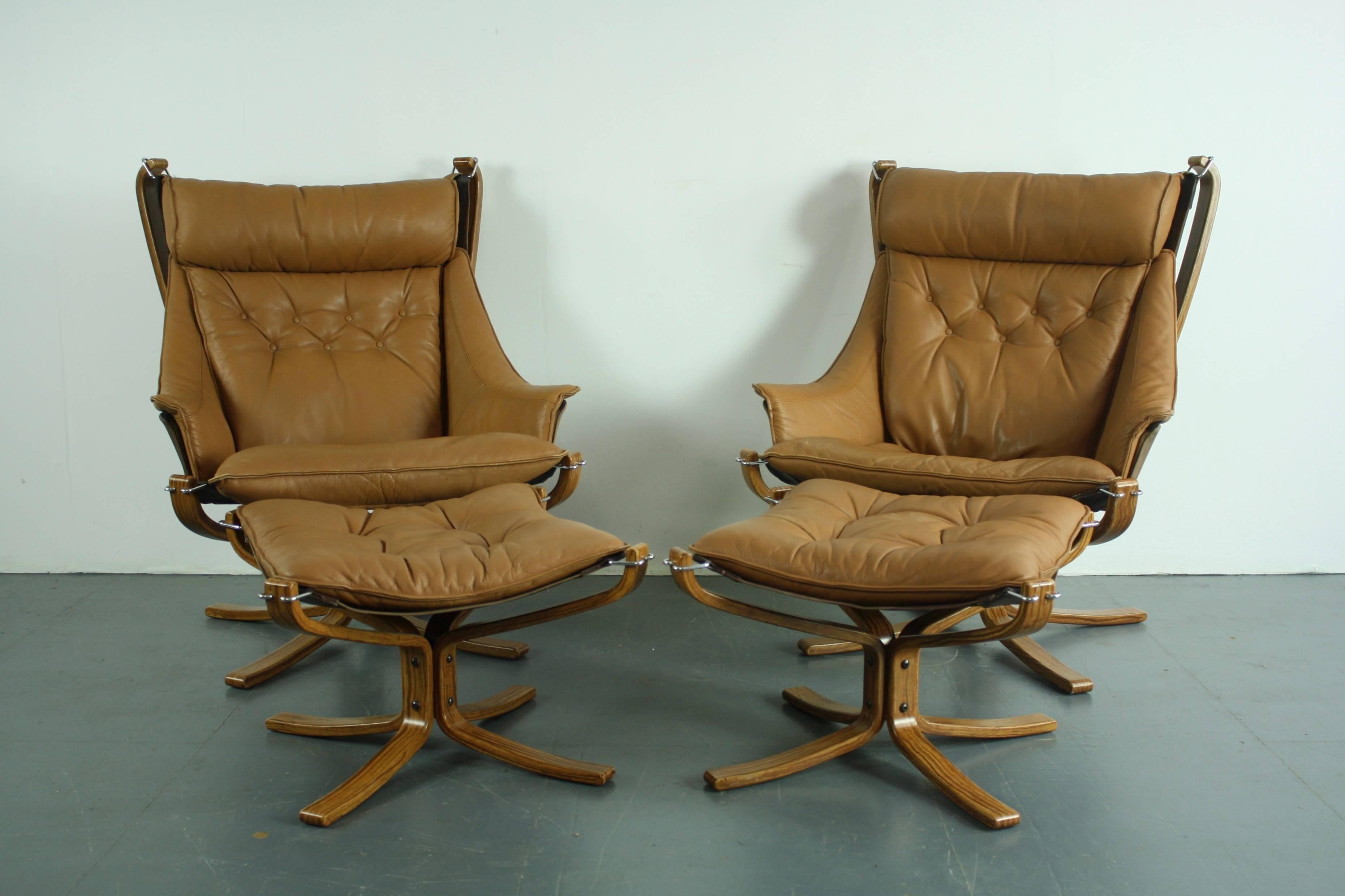 Vintage Camel Leather Rosewood Framed High Backed Winged Falcon Chair & Ottoman For Sale 3