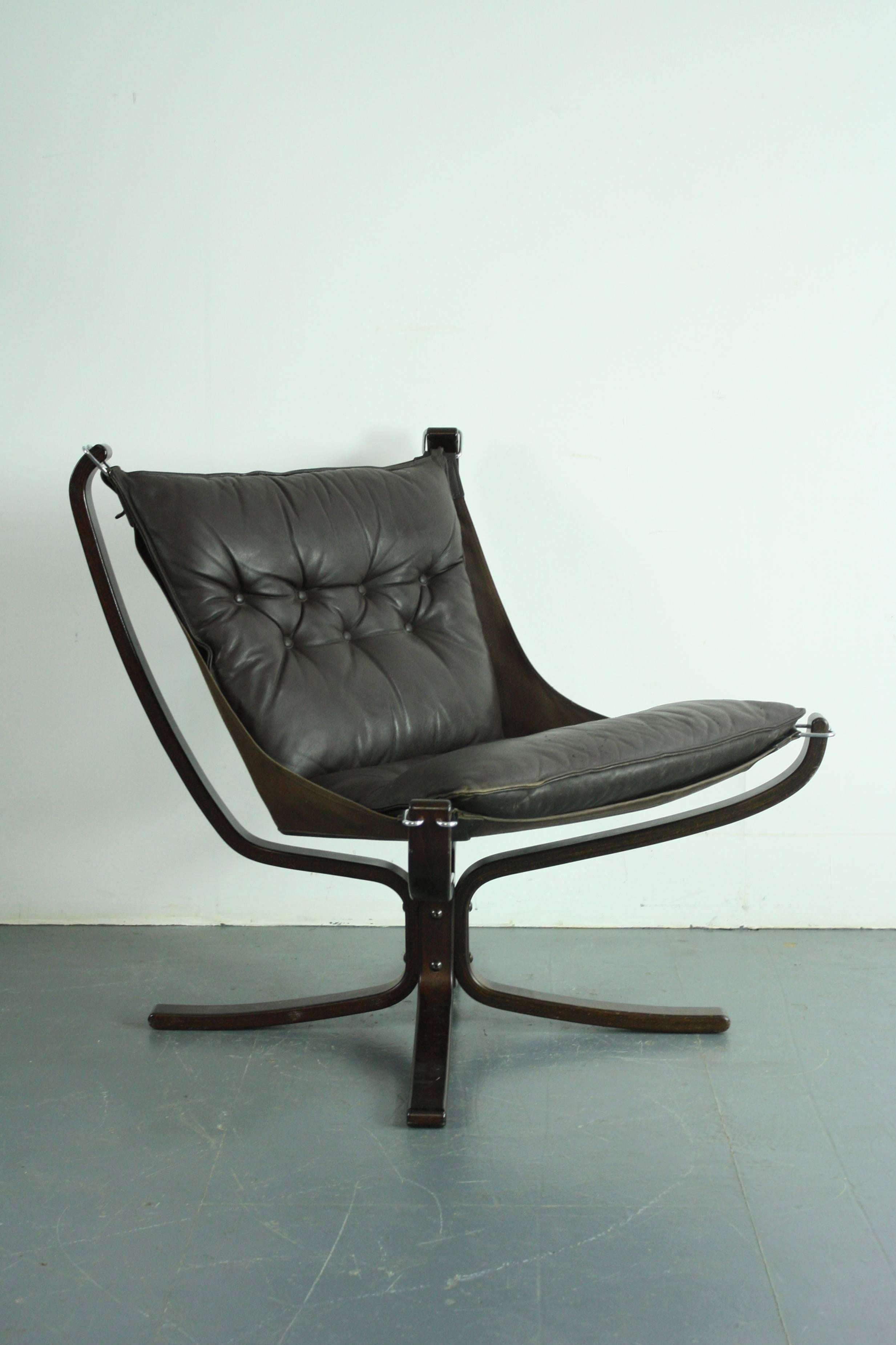 Norwegian 1970s Low Back Leather and Rosewood Falcon Chair Designed by Sigurd Resell For Sale