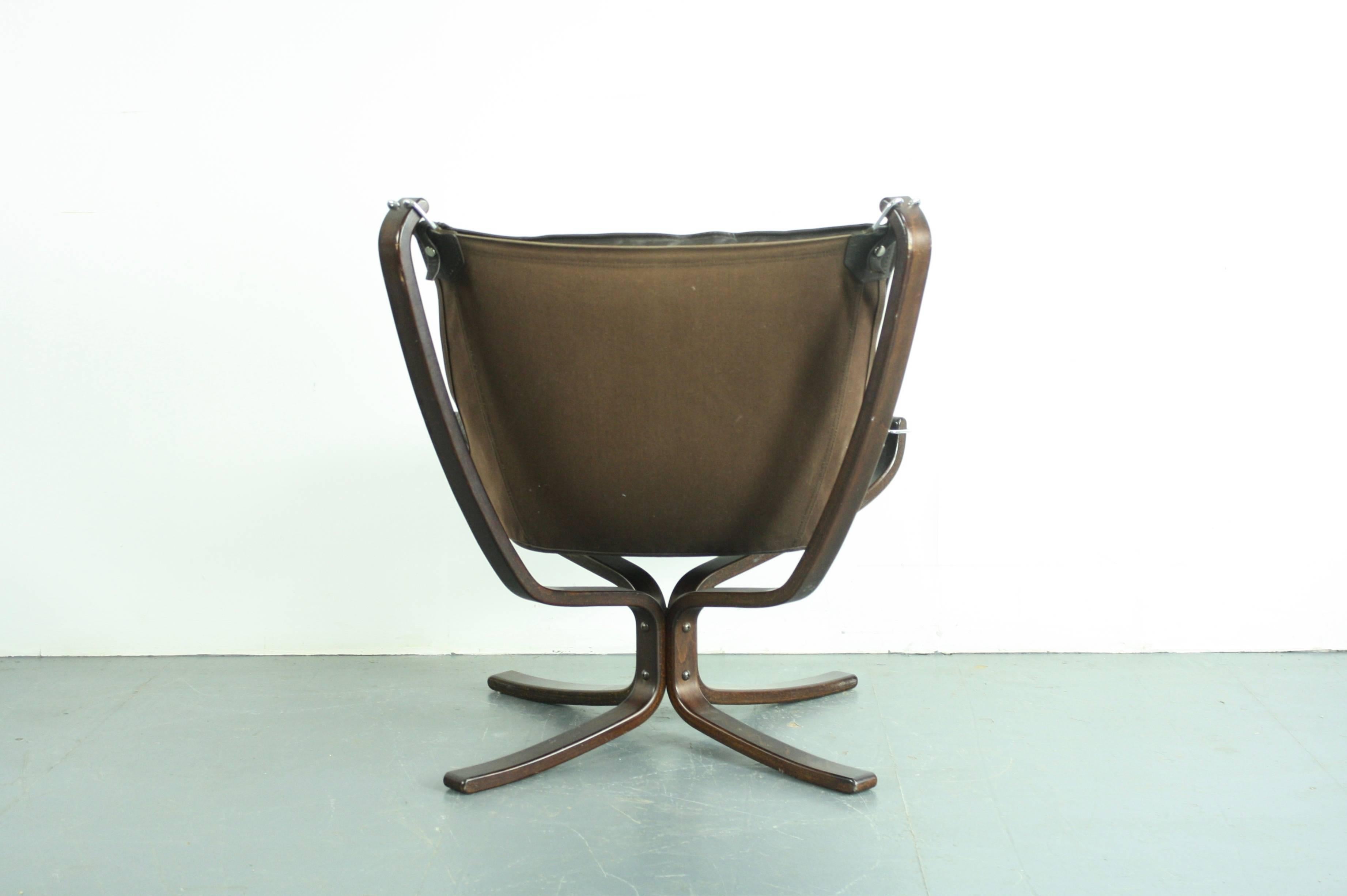 1970s Low Back Leather and Rosewood Falcon Chair Designed by Sigurd Resell For Sale 2