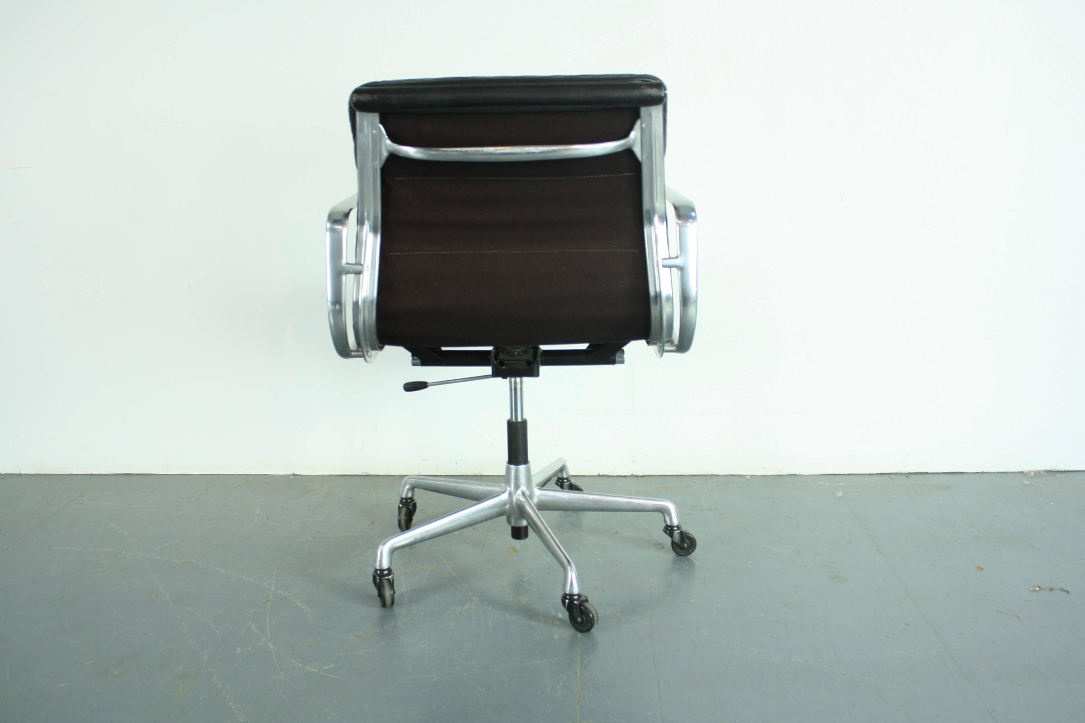 Aluminum Vintage Black Leather Soft Pad Aluminium Group Chair by Charles & Ray Eames