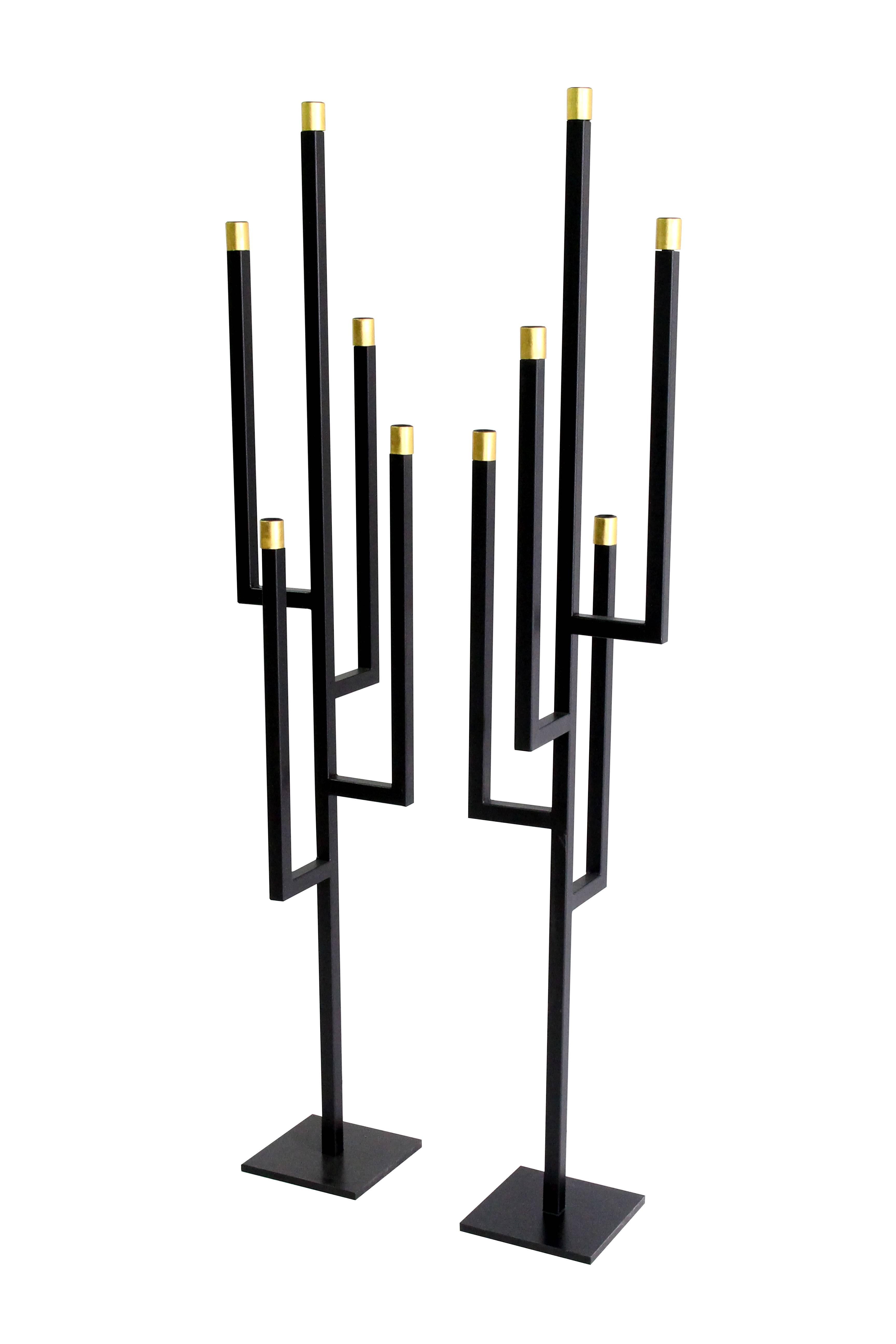 Moderne Paire de candélabres contemporains en acier doré « Tusk » d'Alex Drew & No One, 2016 en vente