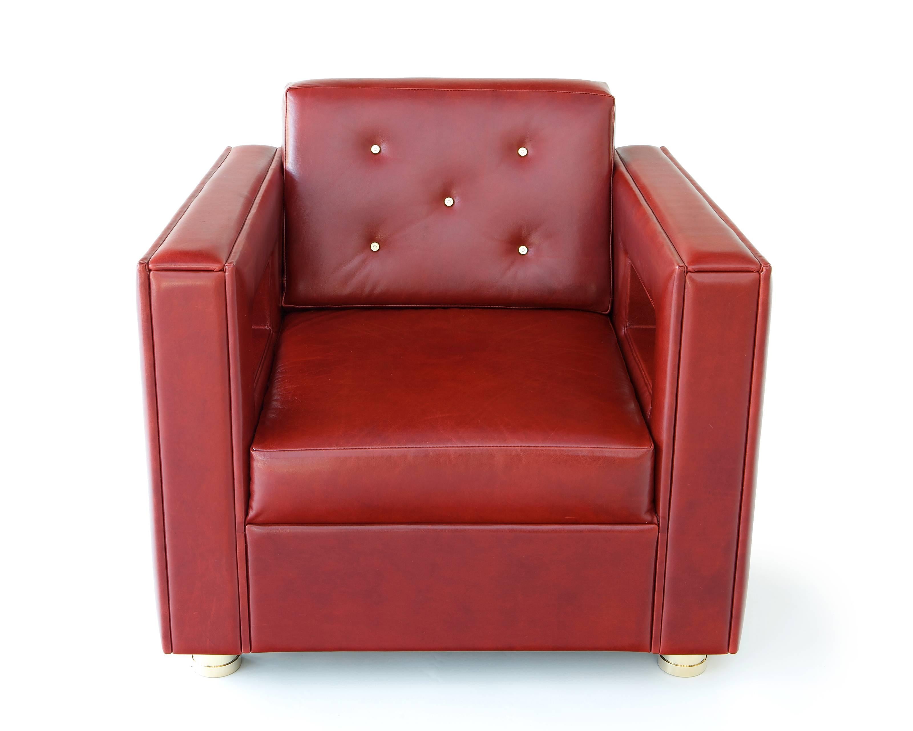 The untold story of a fired Smith and Weston slug, the roar of a chopper speeding into the desert sunset and the taste of the finest whiskey rolling around your tongue, the Magnum lounge chair is the magnum opus of class. Vintage distressed oxblood