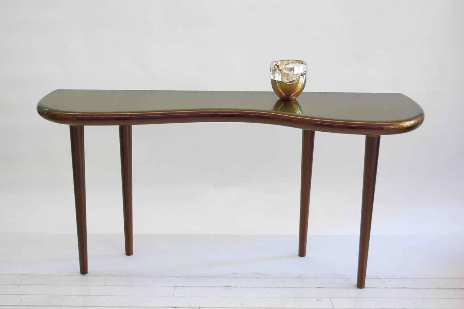Andrienne, Console Table Lacquered with Chameleon Paint by Philippe Cramer In Good Condition For Sale In Geneva, CH