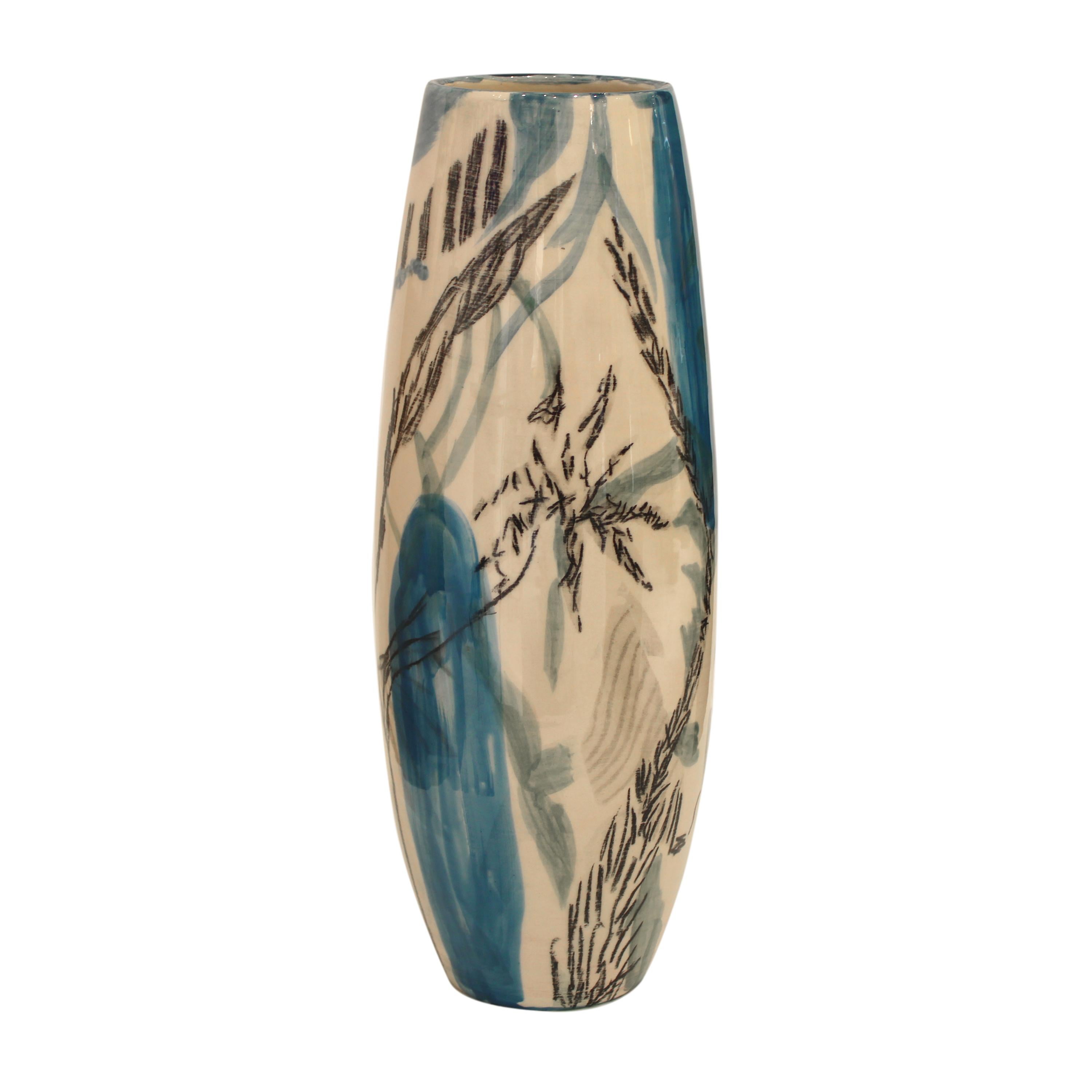 This unique ceramic piece is part of The Table Project, a collaborative initiative developed in Spain in 2024. Originally designed by Isidro Blasco, the work has been artistically enhanced by Montserrat Gómez-Osuna, renowned for her lyrical