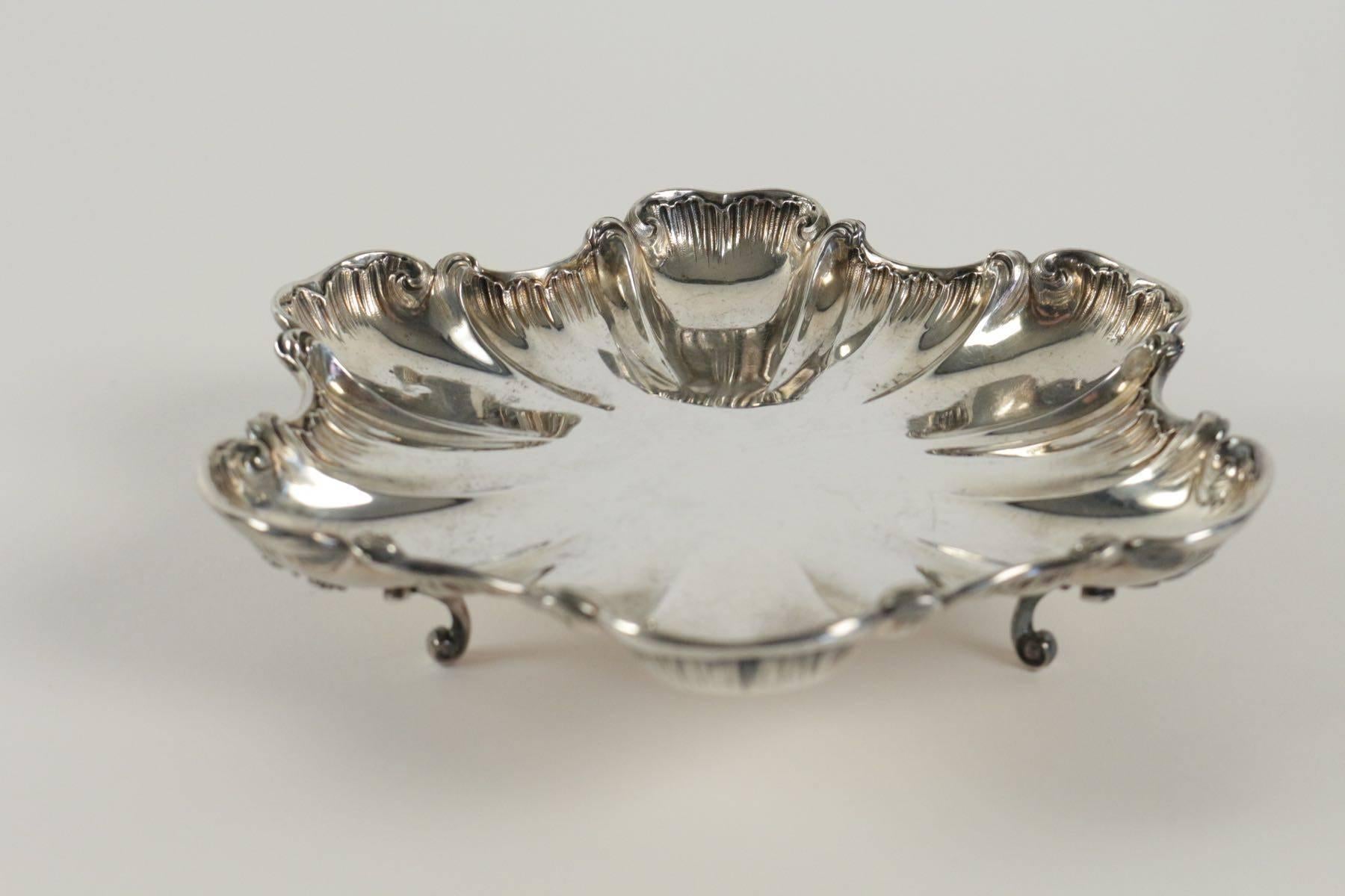 Pair of French solid silver dishes decorated with draperies, resting on three feet.
Weight: 636 g
poinçon: minerve since 1839 French silver mark
circa 1860-1880.