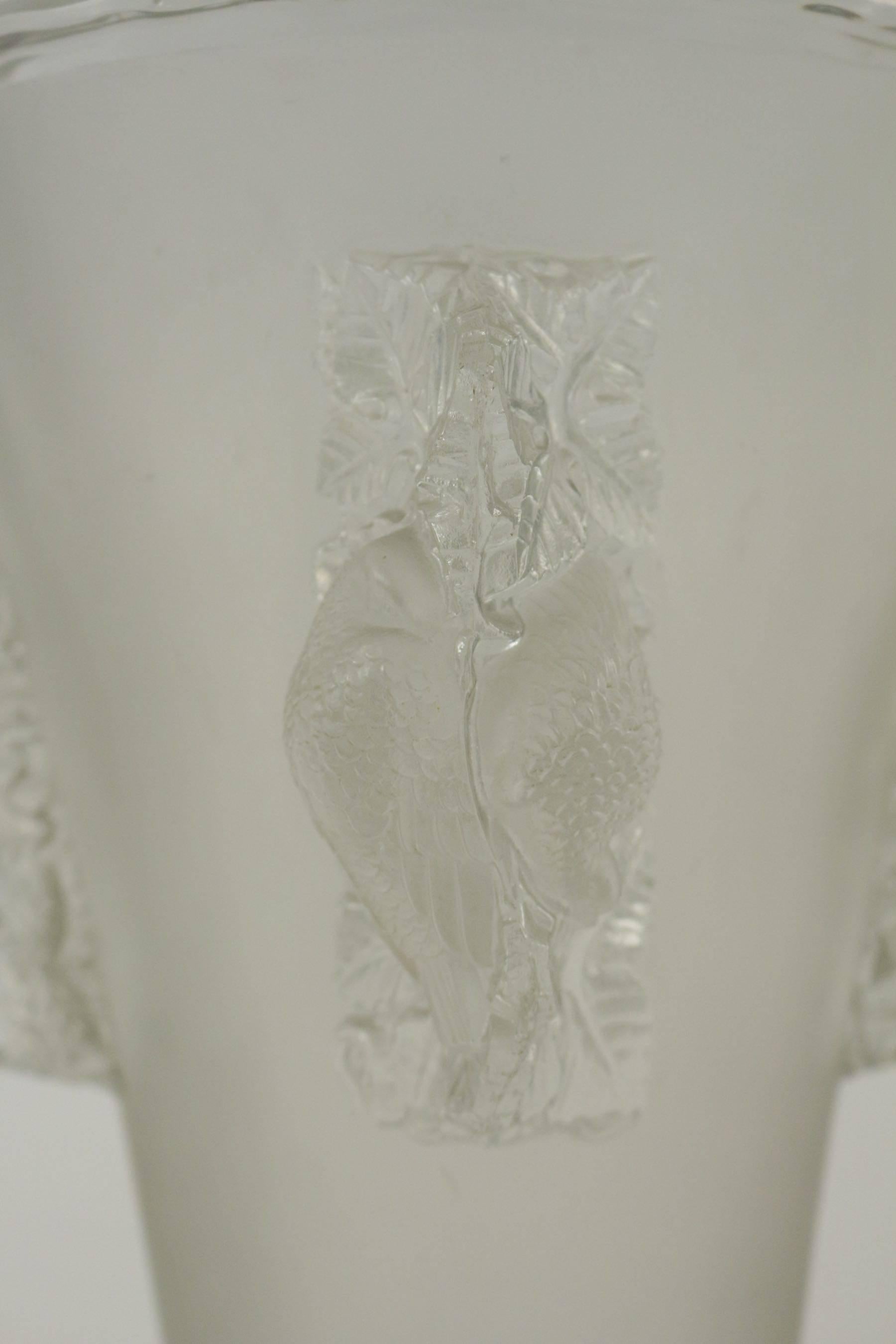 Rene Lalique Vase Saint-Emilion In Good Condition In Saint-Ouen, FR