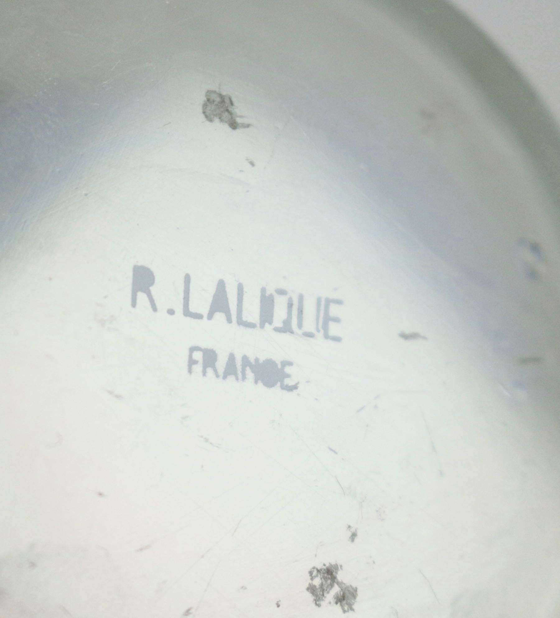 René Lalique Pair of Opalescent Naiade Car Mascotte In Excellent Condition For Sale In Saint-Ouen, FR