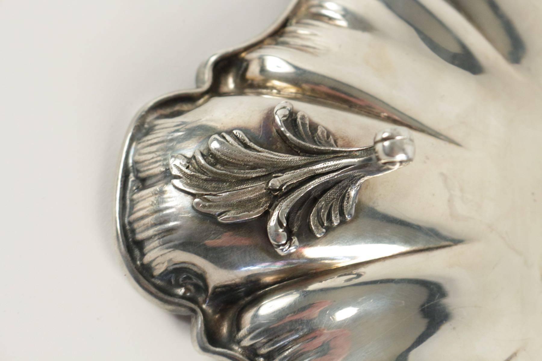 French Solid Silver Dish Resting on Three Feet, circa 1860 1