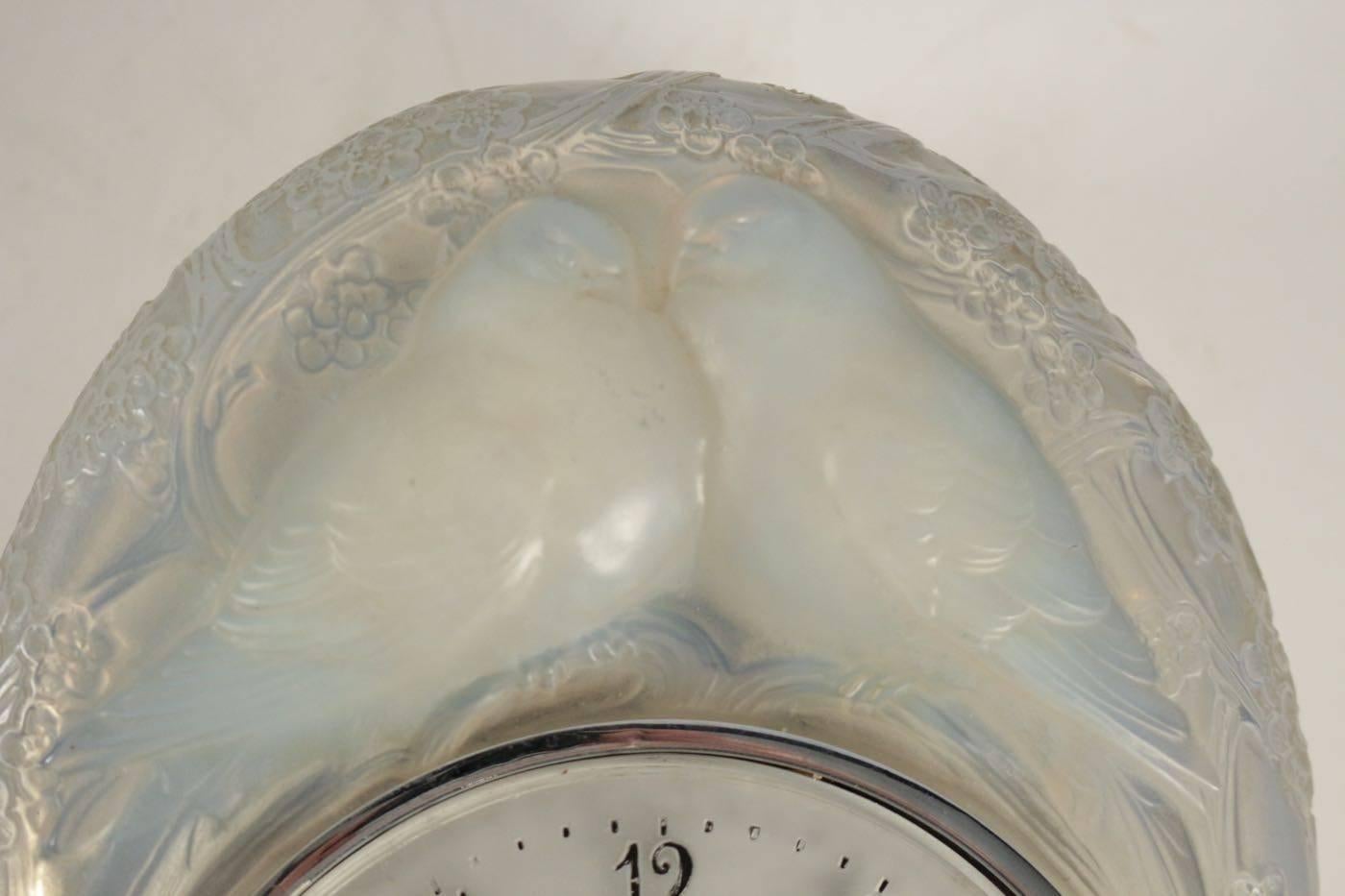 Art Deco René Lalique Opalescent Pendule 