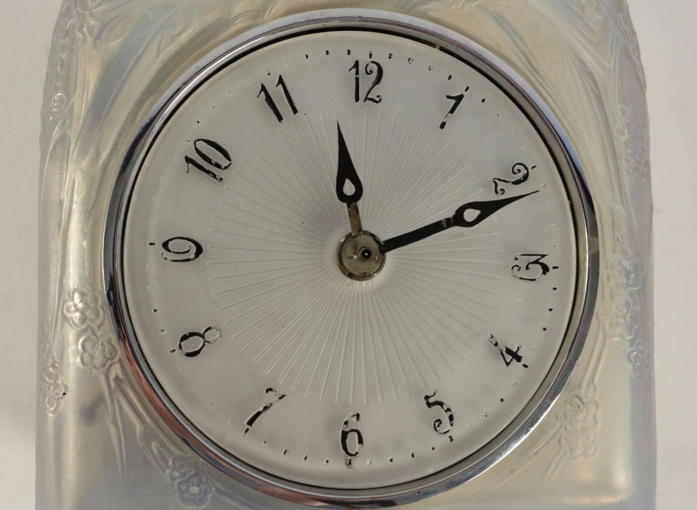 French René Lalique Opalescent Pendule 