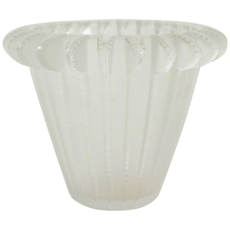 René Lalique "Royat" Vase For Sale at 1stdibs