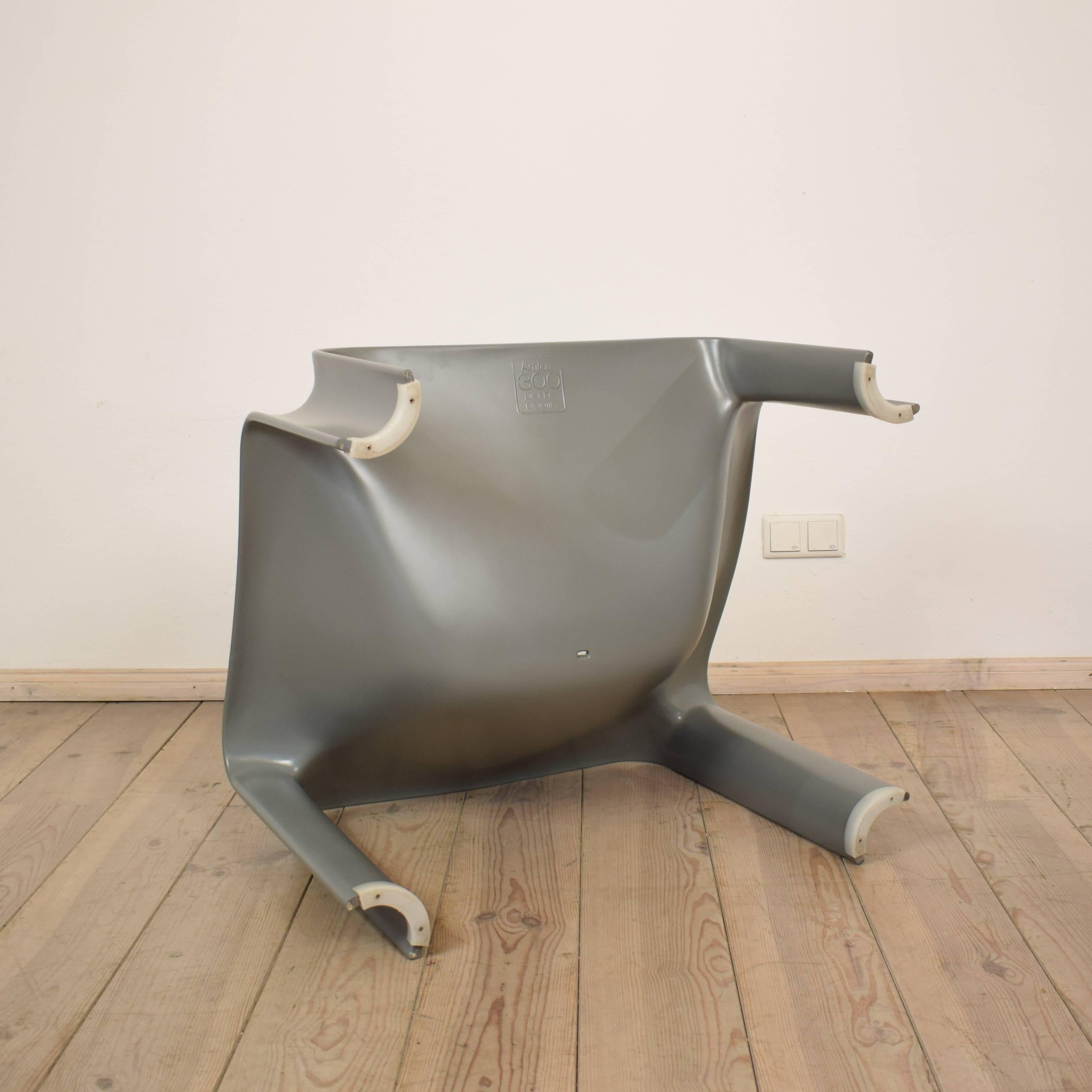 Model 300 Lounge Chair by Pierre Paulin for Artifort, 1960 In Excellent Condition In Berlin, DE