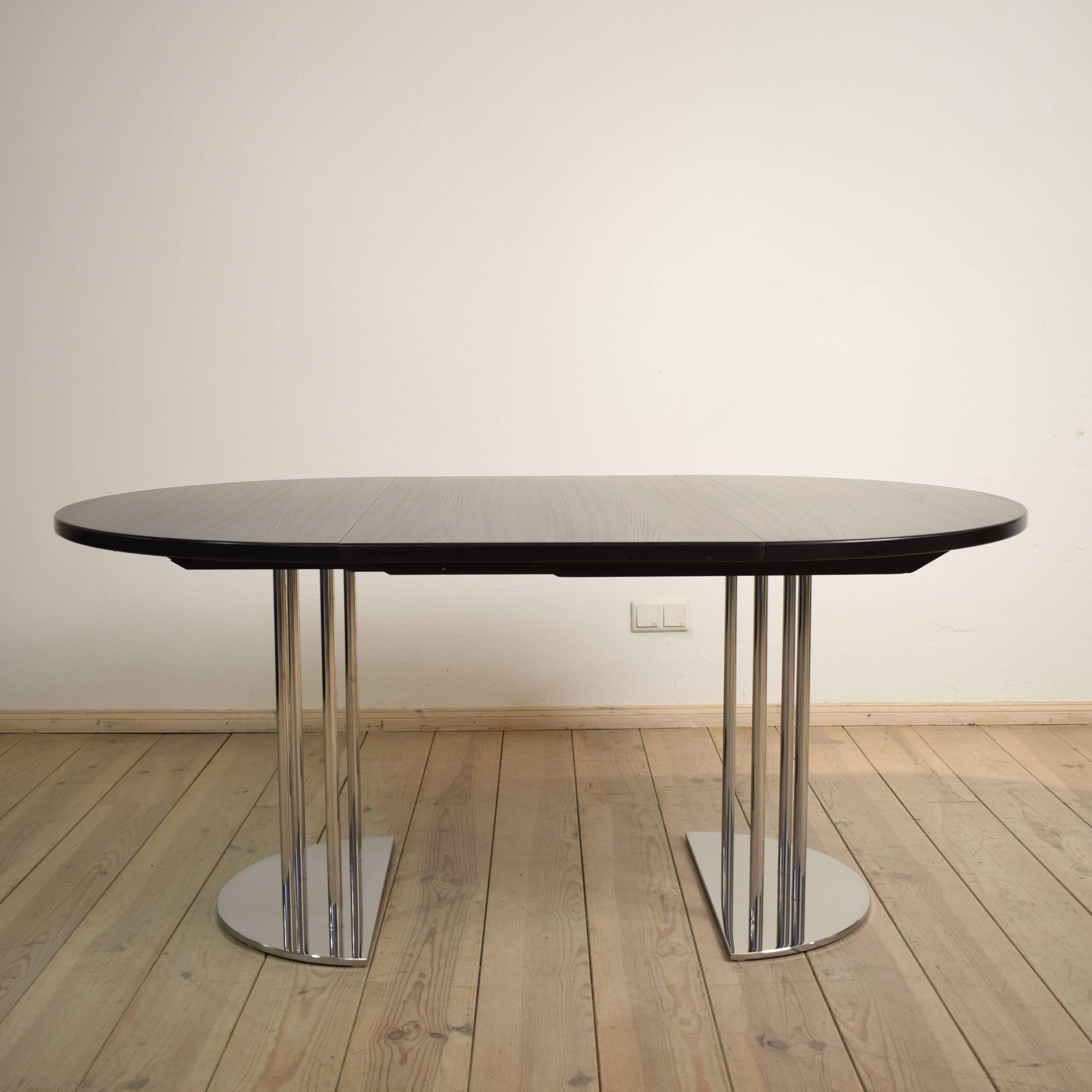 German Extendable Round Bauhaus Dining Table by Thonet S1047