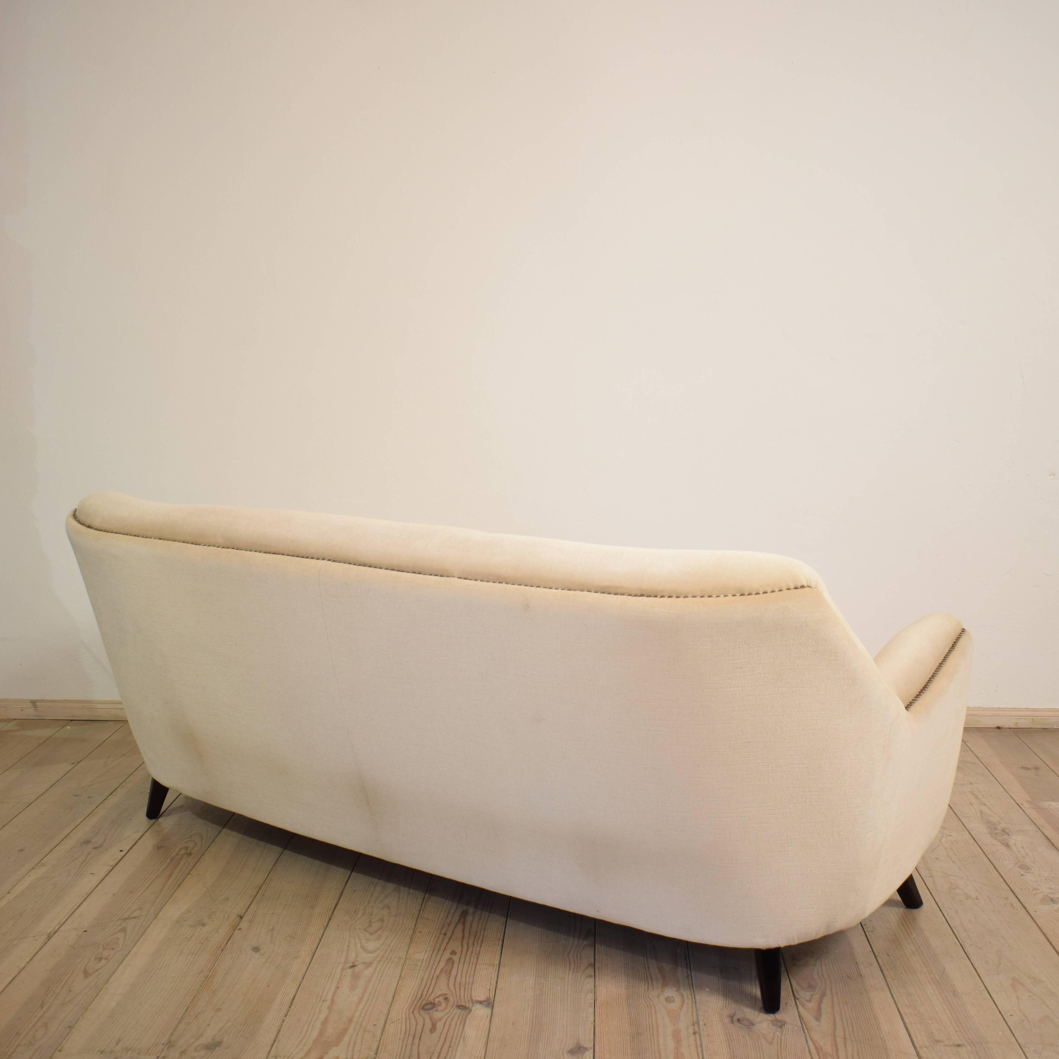 1950s Italian Vintage White Velvet Sofa 4