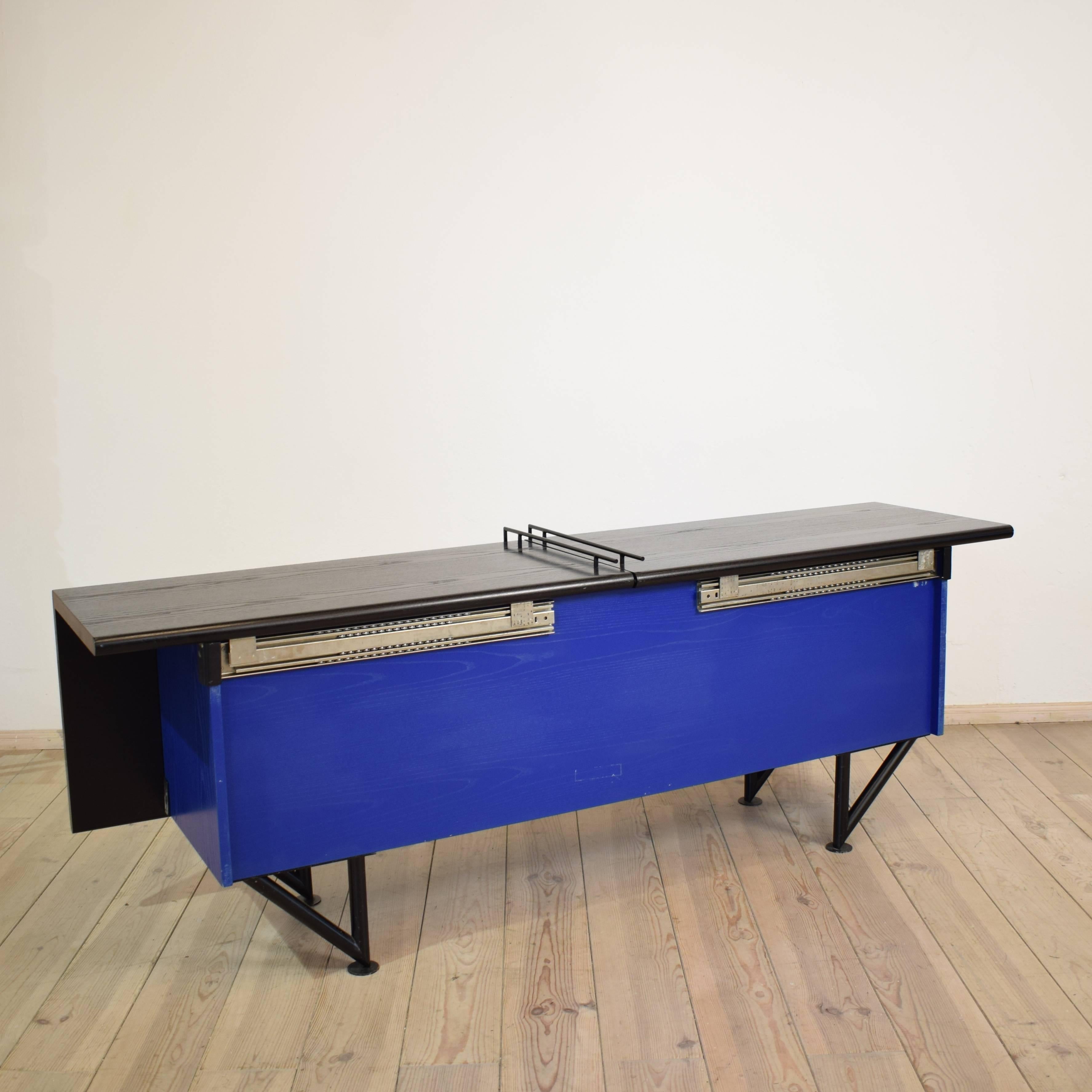 Veneer Postmodern Memphis Group Style Sideboard in Black and Blue, 1980s For Sale