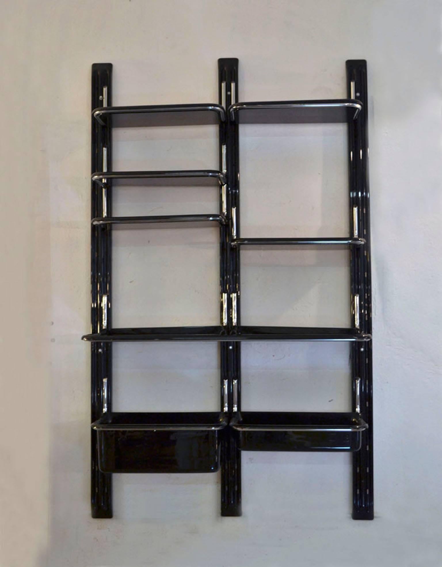 Mid-Century Modern Plastic Wall Bookcase 'Speedy' by Saporiti, 1970s For Sale