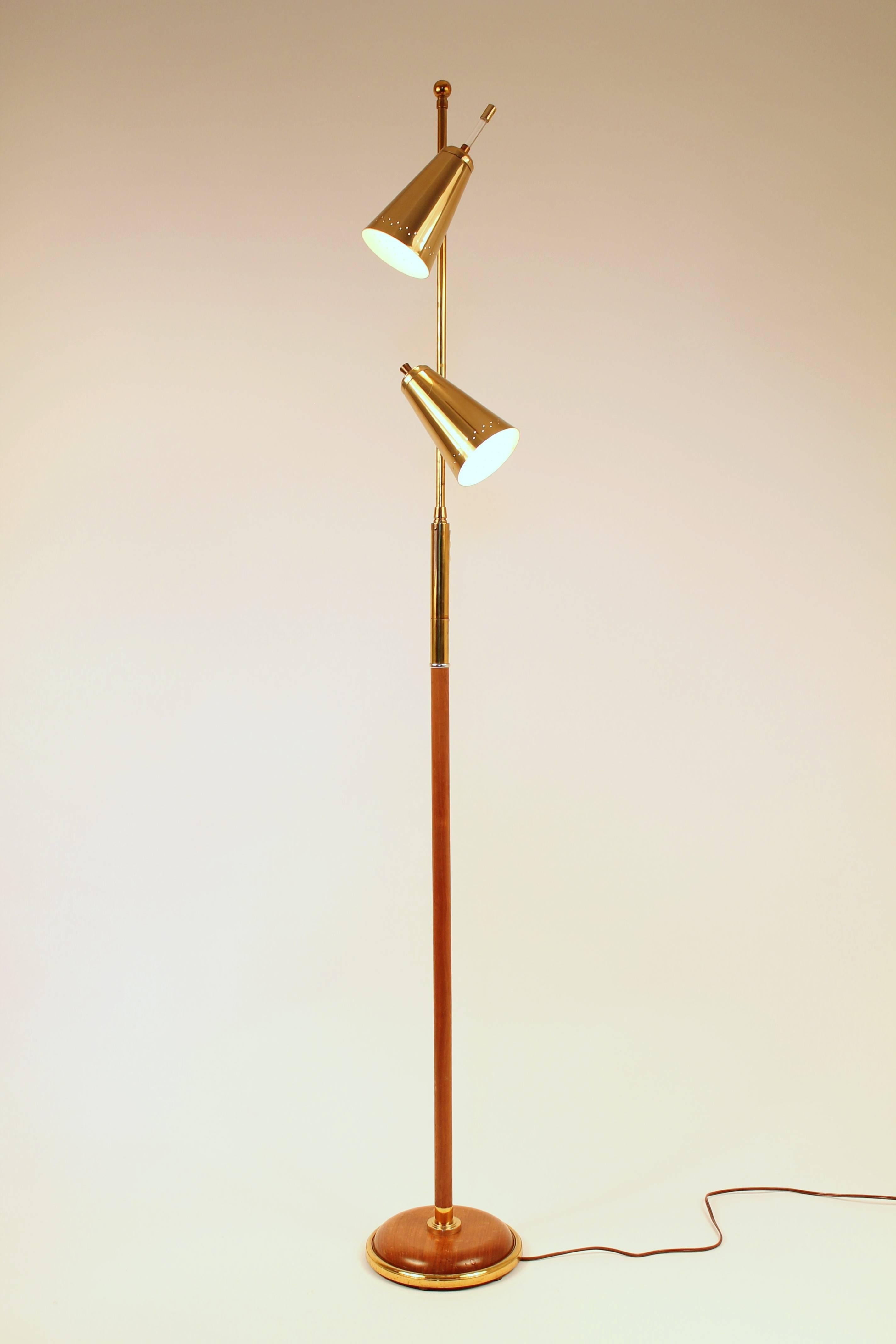 Mid-Century Modern 1960S Brass and Walnut Floor Lamp , USA