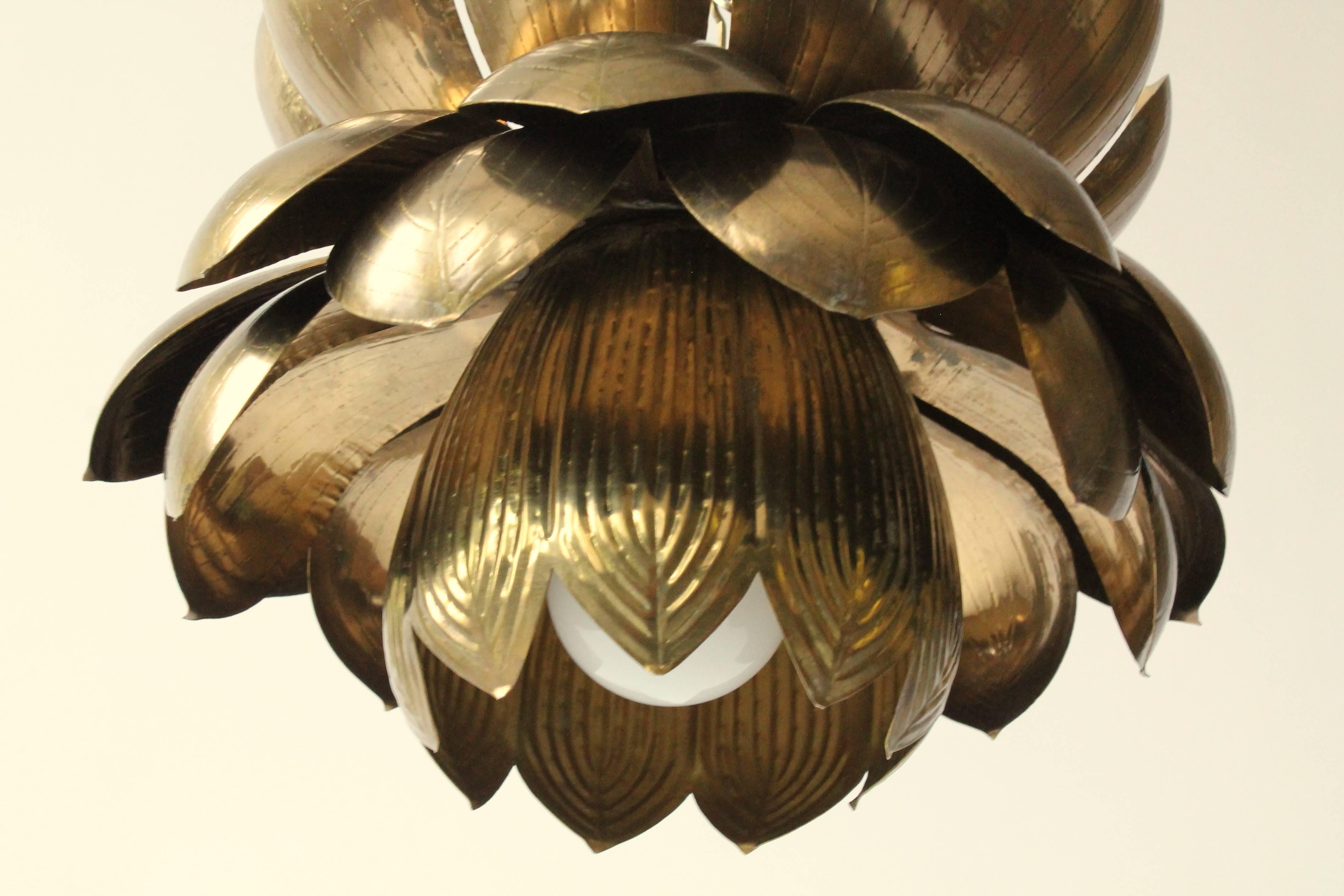 Large Feldman Iconic Brass Lotus Pendant Mid-Century, 1960s , USA In Good Condition In St- Leonard, Quebec