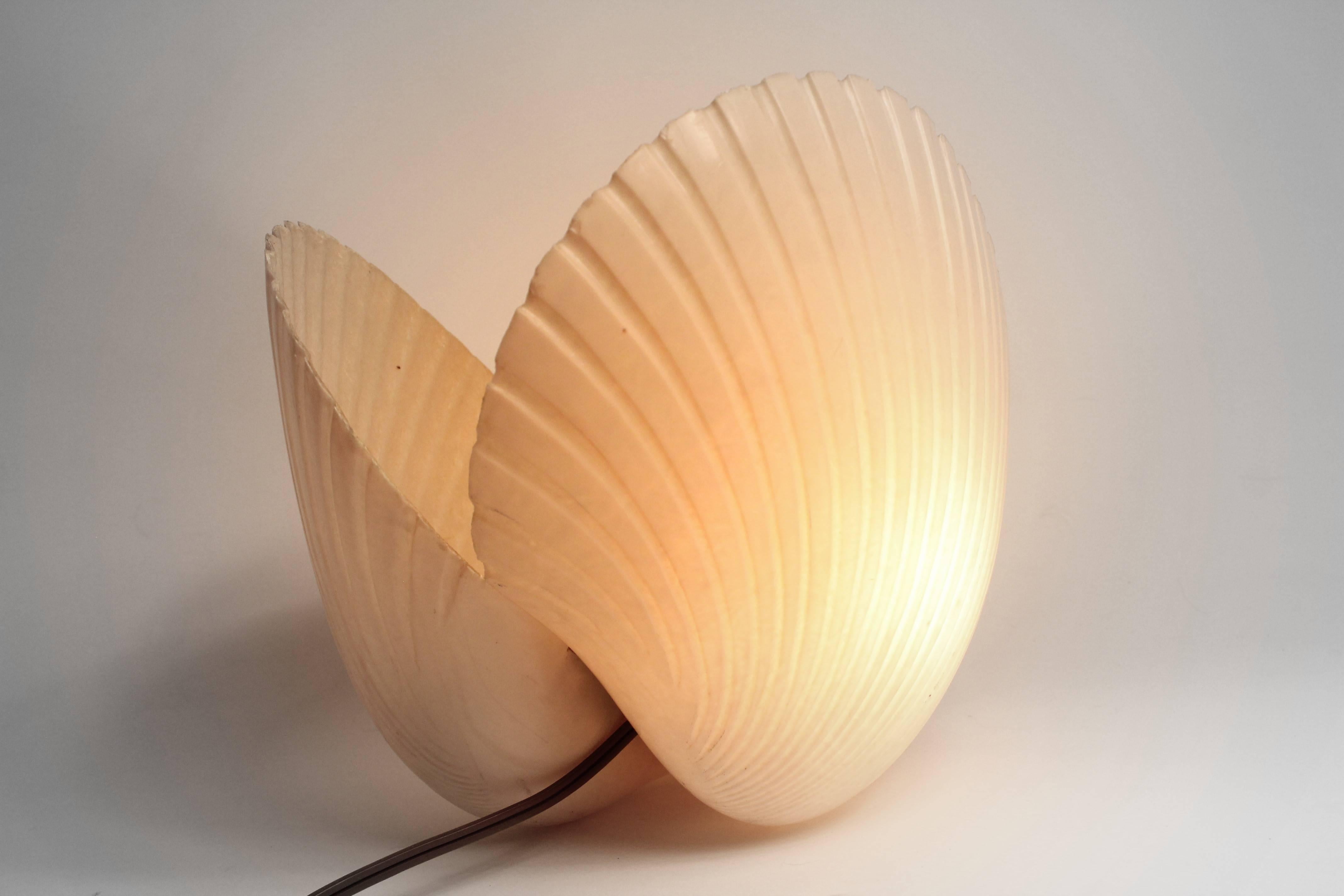 Andre Cazenave Fiberglass Shell Table Lamp for Atelier A France Vintage, 1970s In Good Condition In St- Leonard, Quebec