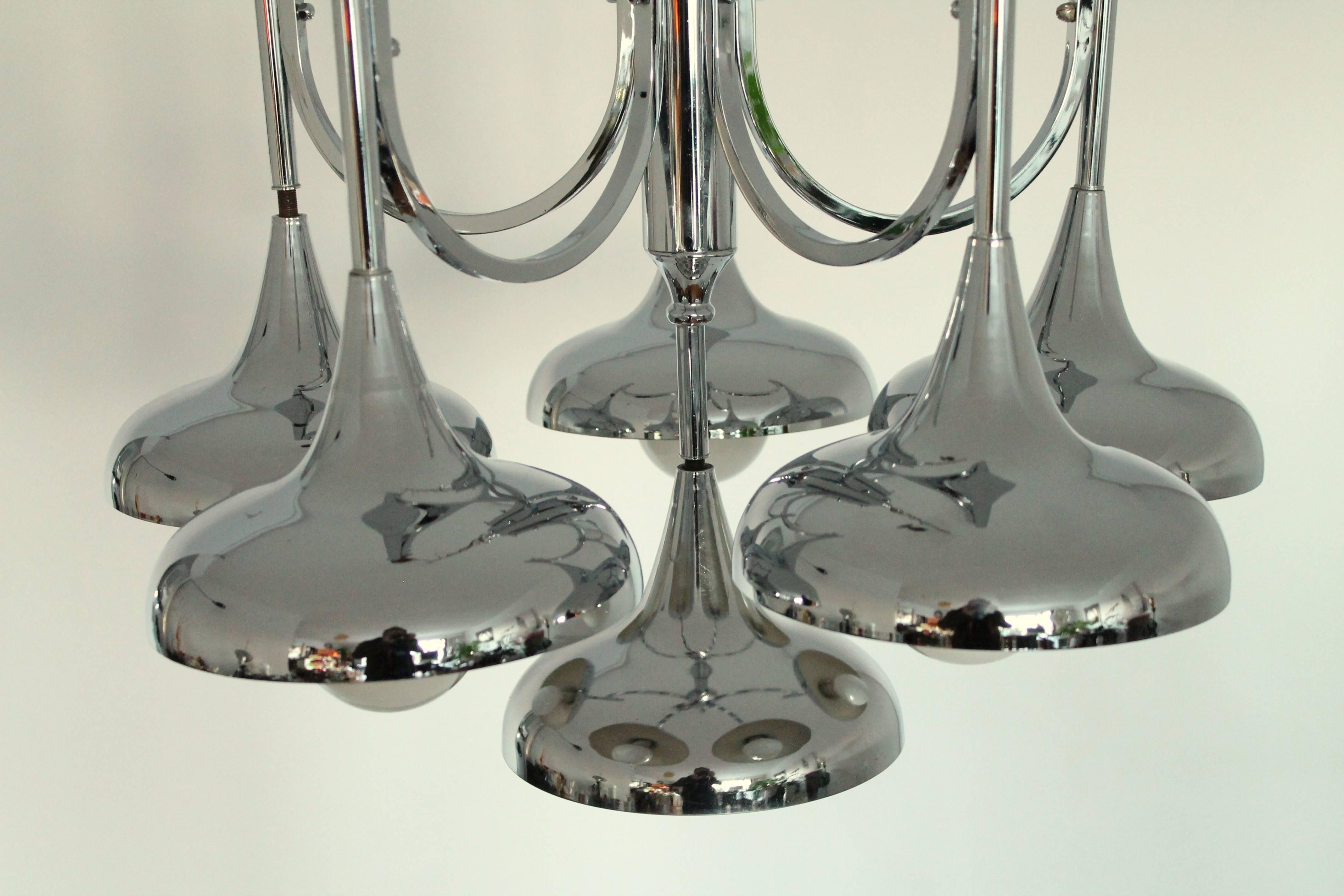 Six Arms Chromed Trumpet Chandelier in the Style of Reggiani/Sciolari, 1970s For Sale 2