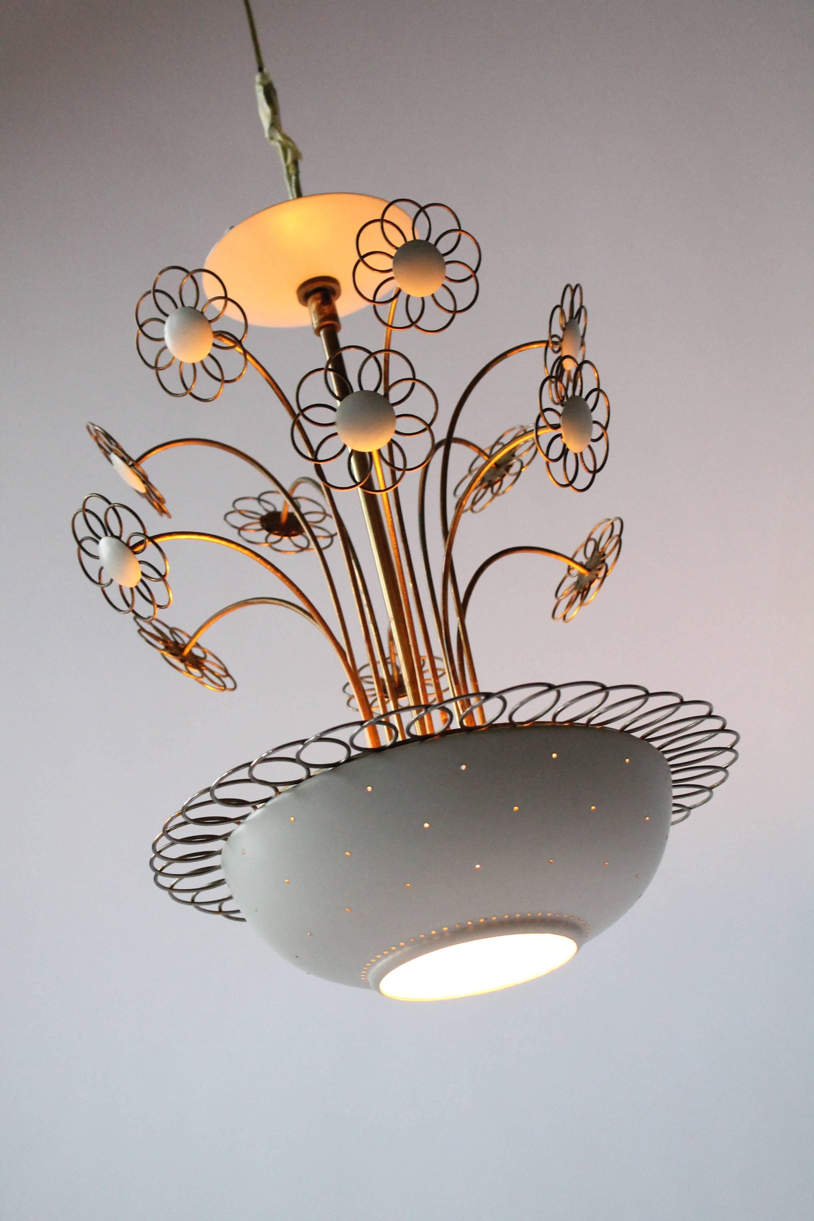 Lightolier Chandelier in the Style of Paavo Tynel, Mid-Century Modern 1950s, USA 1