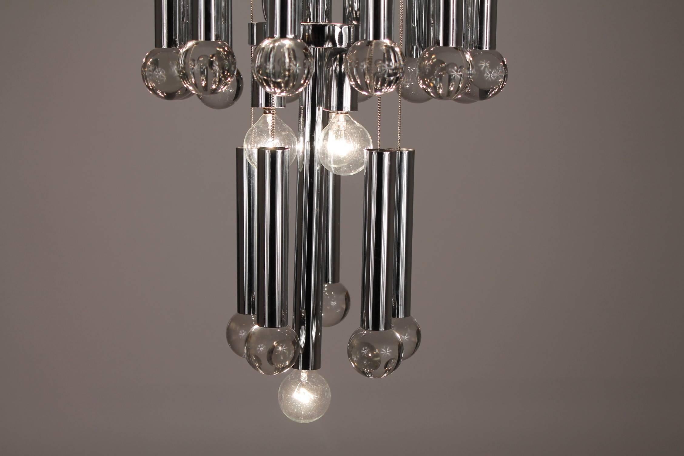 Sciolari Chromed Tube and Glass Ball Flush Mount Chandelier, 1970s, Italy In Good Condition For Sale In St- Leonard, Quebec