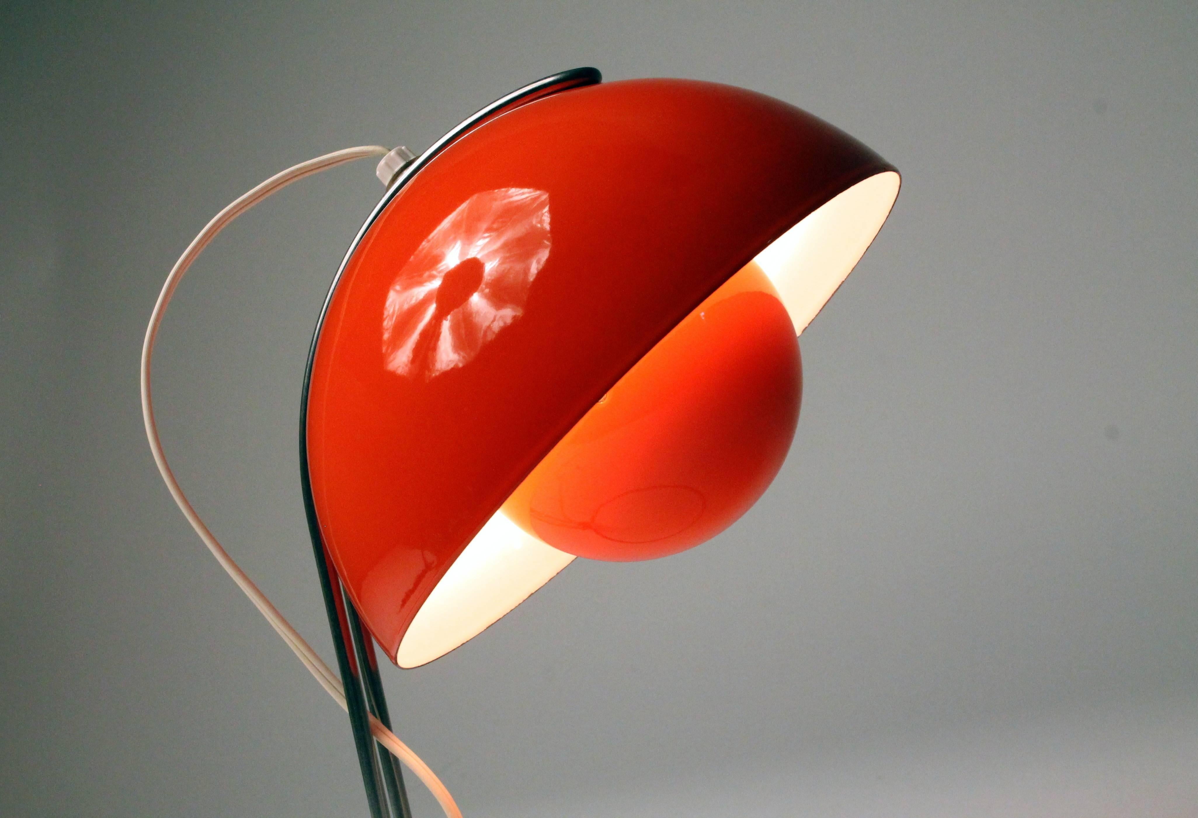 Steel Early  Edition of Verner Panton VP4 Flower Pot Table Lamp, 1960s, Denmark