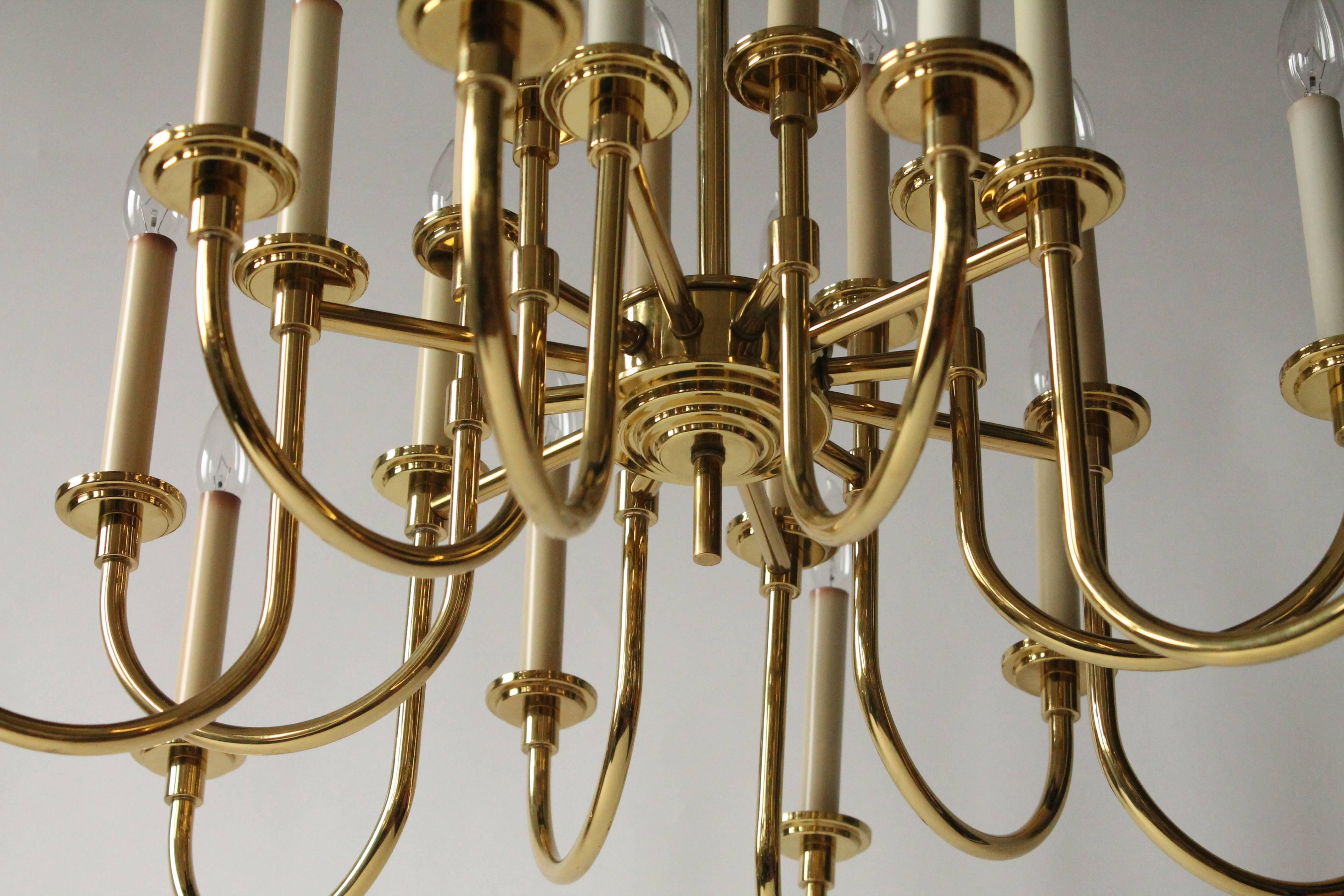 American 12 Arms 24 Lights Brass Chandelier in the Style of Tommi Parzinger, 1970s, USA