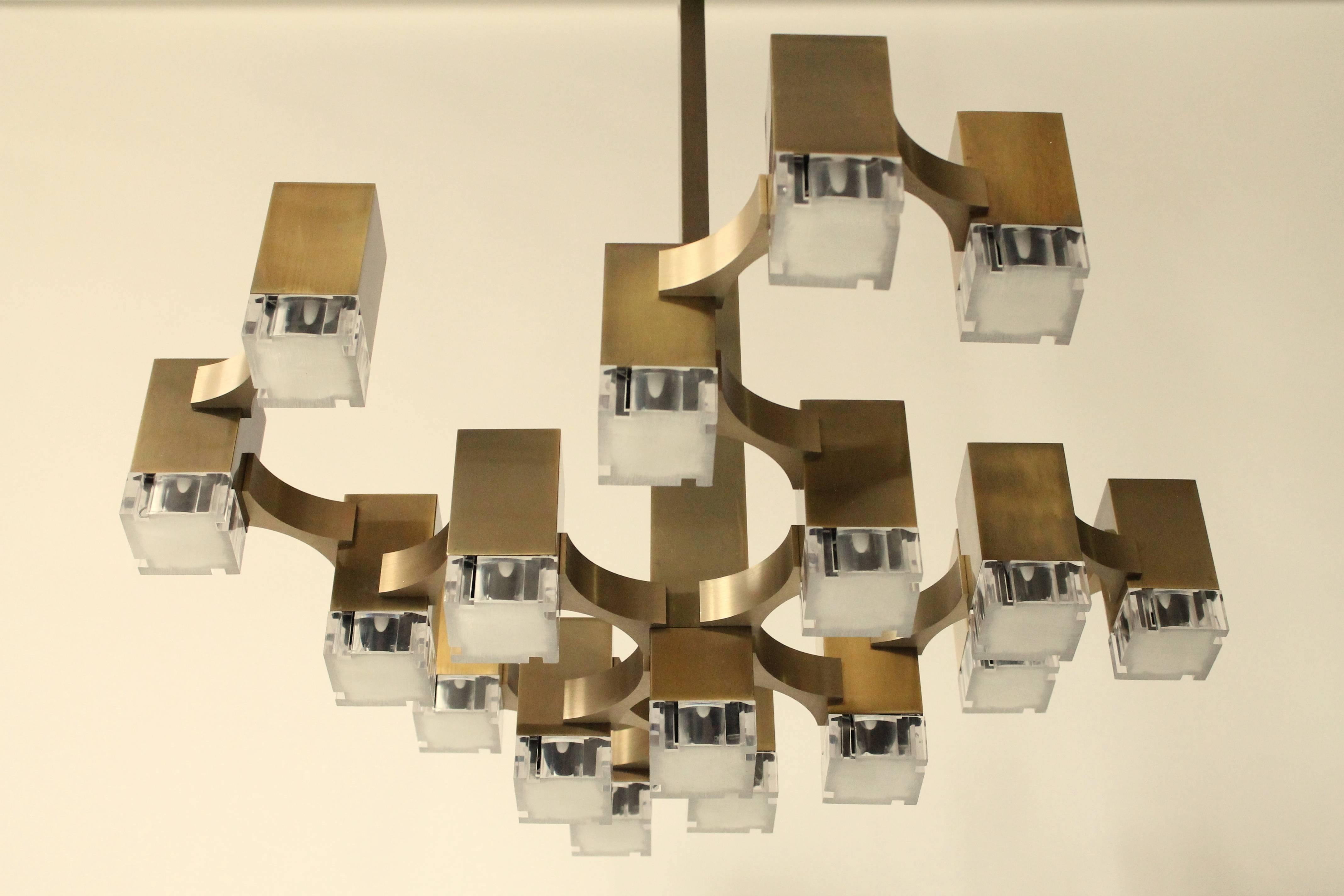 Mid-Century Modern Pristine Sciolari 17 Cubic  Lacquered  Brass Chandelier , 1970s , Italia 