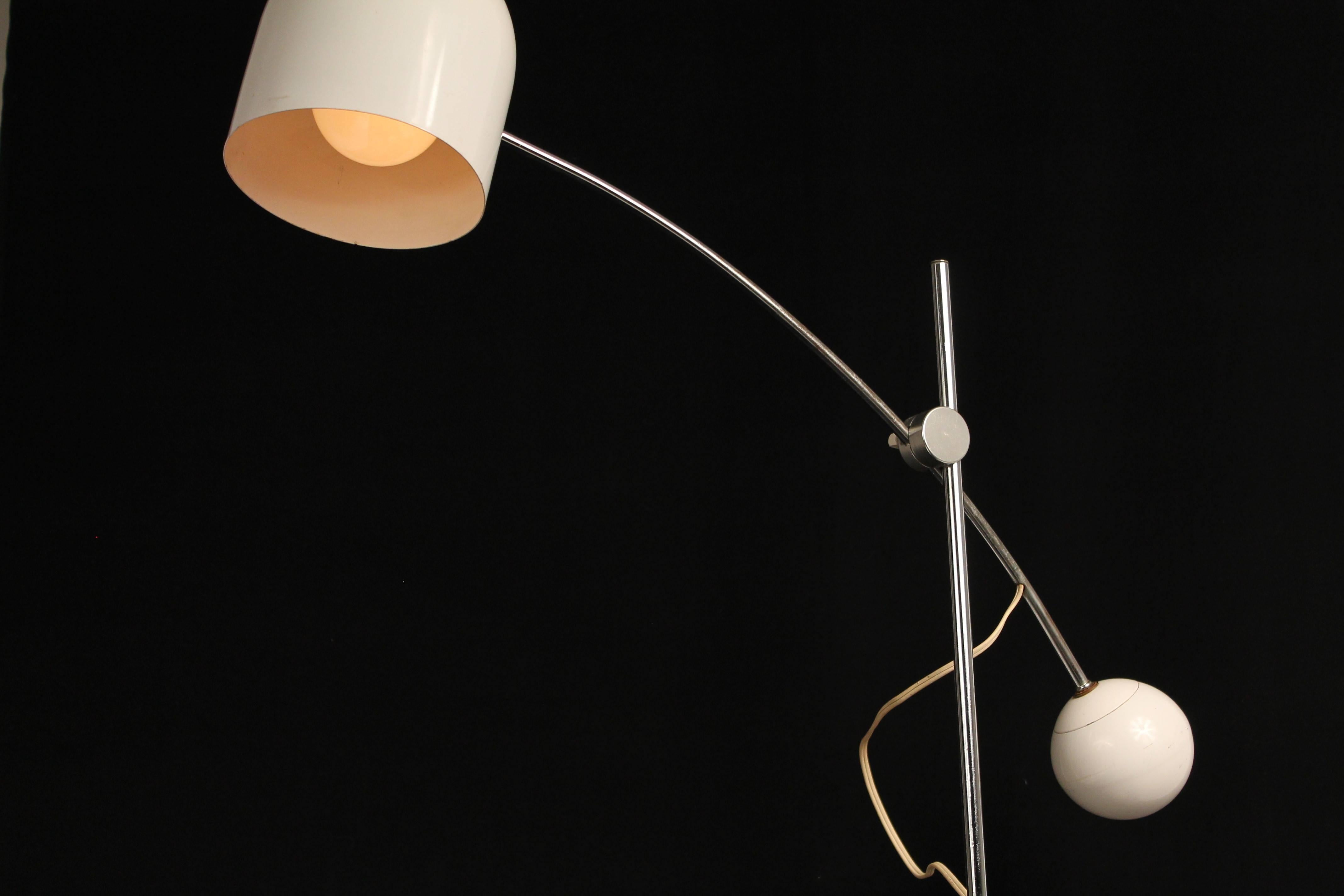 Counterweight Floor Lamp,  Mid Century Modern ,  1960s , USA In Good Condition In St- Leonard, Quebec