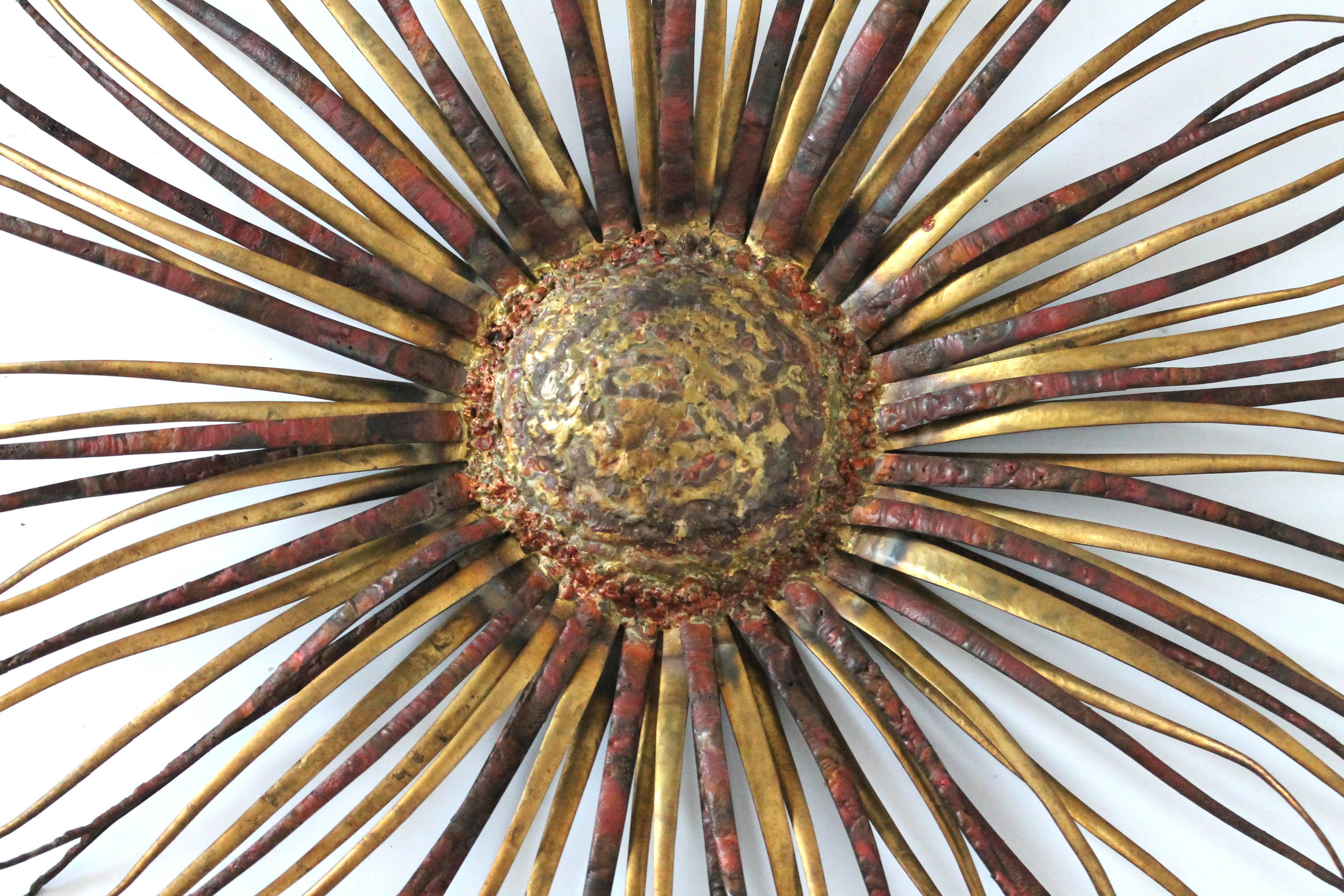 Massive Silas Seandel Attributed Unique Sunburst Wall Sculpture, 1970s , USA In Good Condition In St- Leonard, Quebec