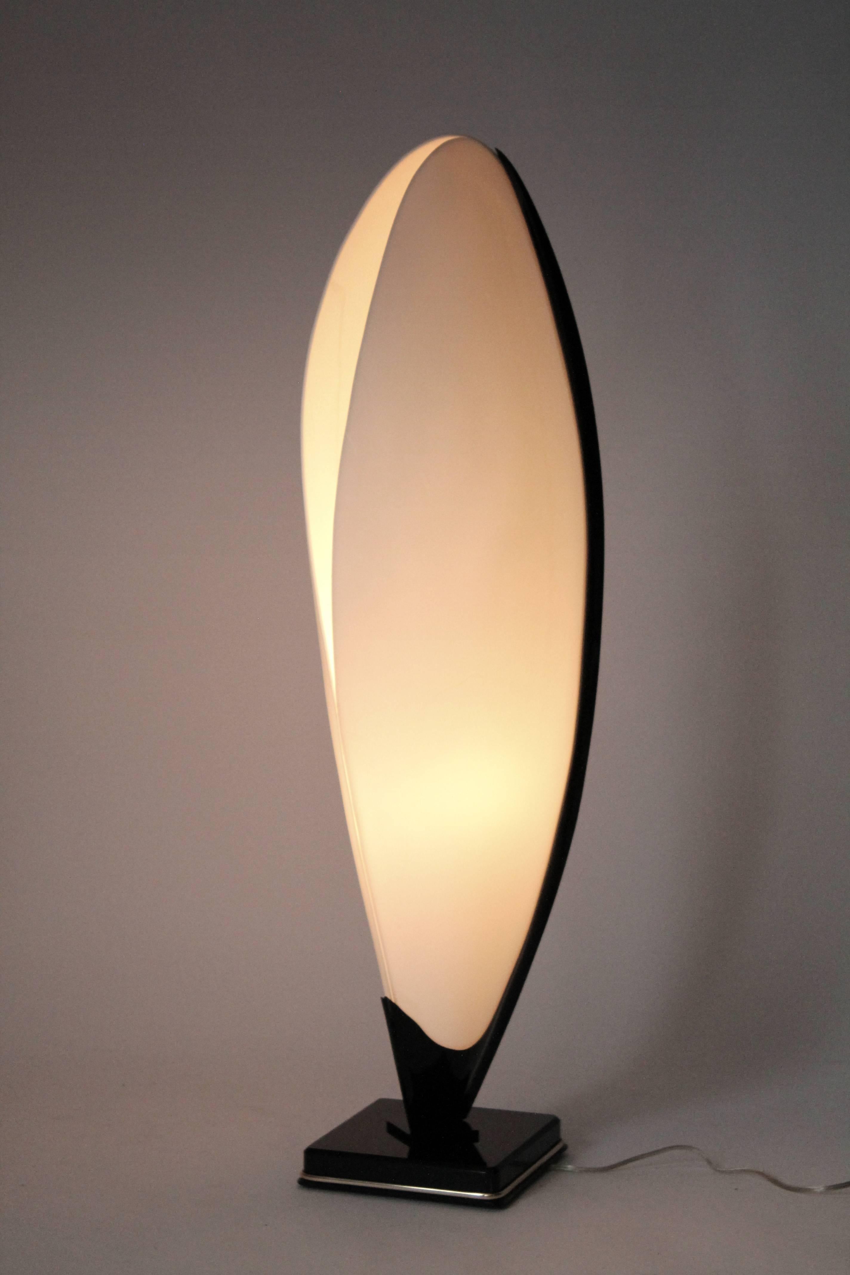 Rougier Opale Acrylic Floor Lamp, 1970, Canada In Good Condition In St- Leonard, Quebec