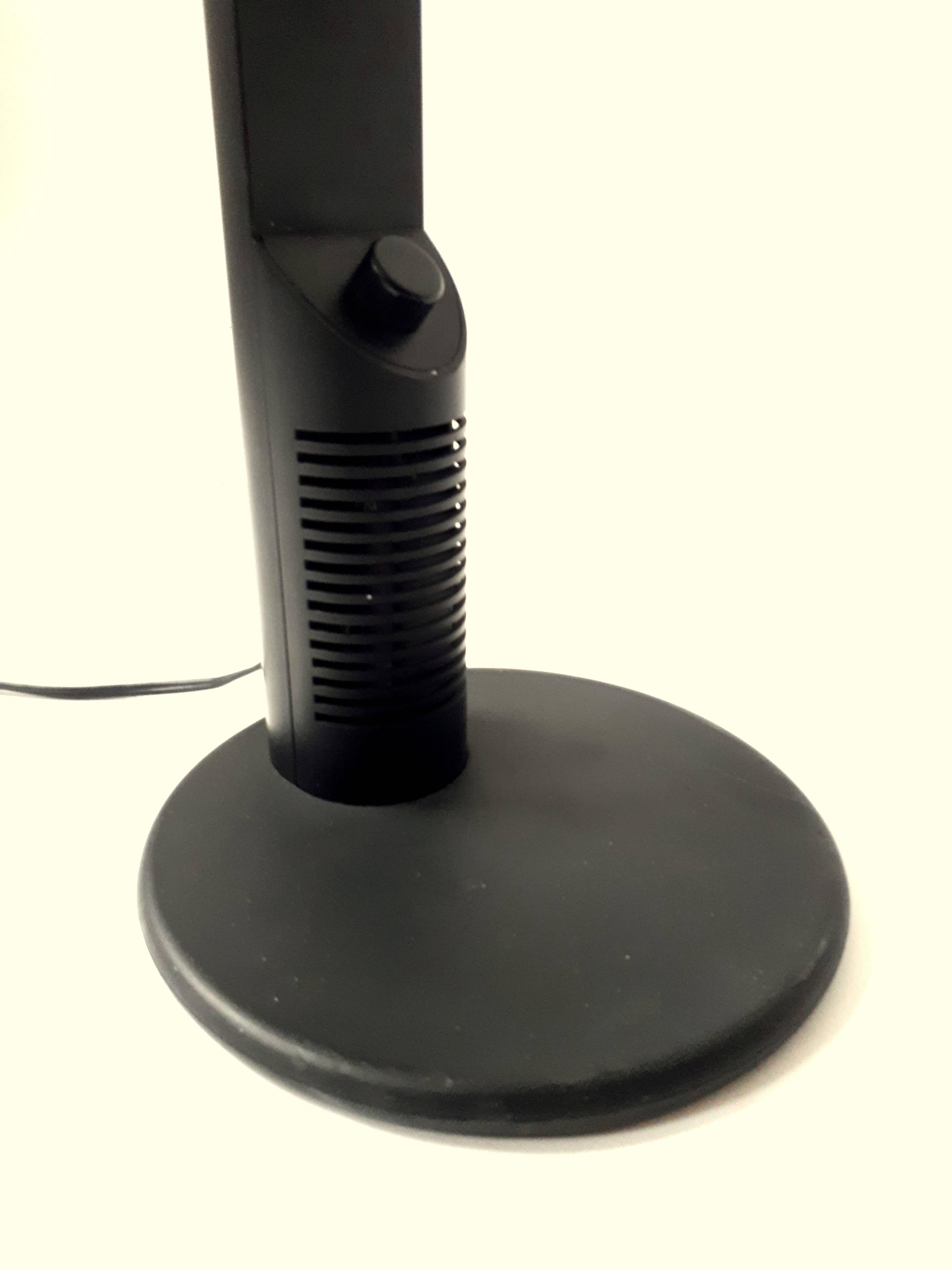 1979 Halogen Table Lamp '' Abele'' from Luci , Italia In Good Condition For Sale In St- Leonard, Quebec