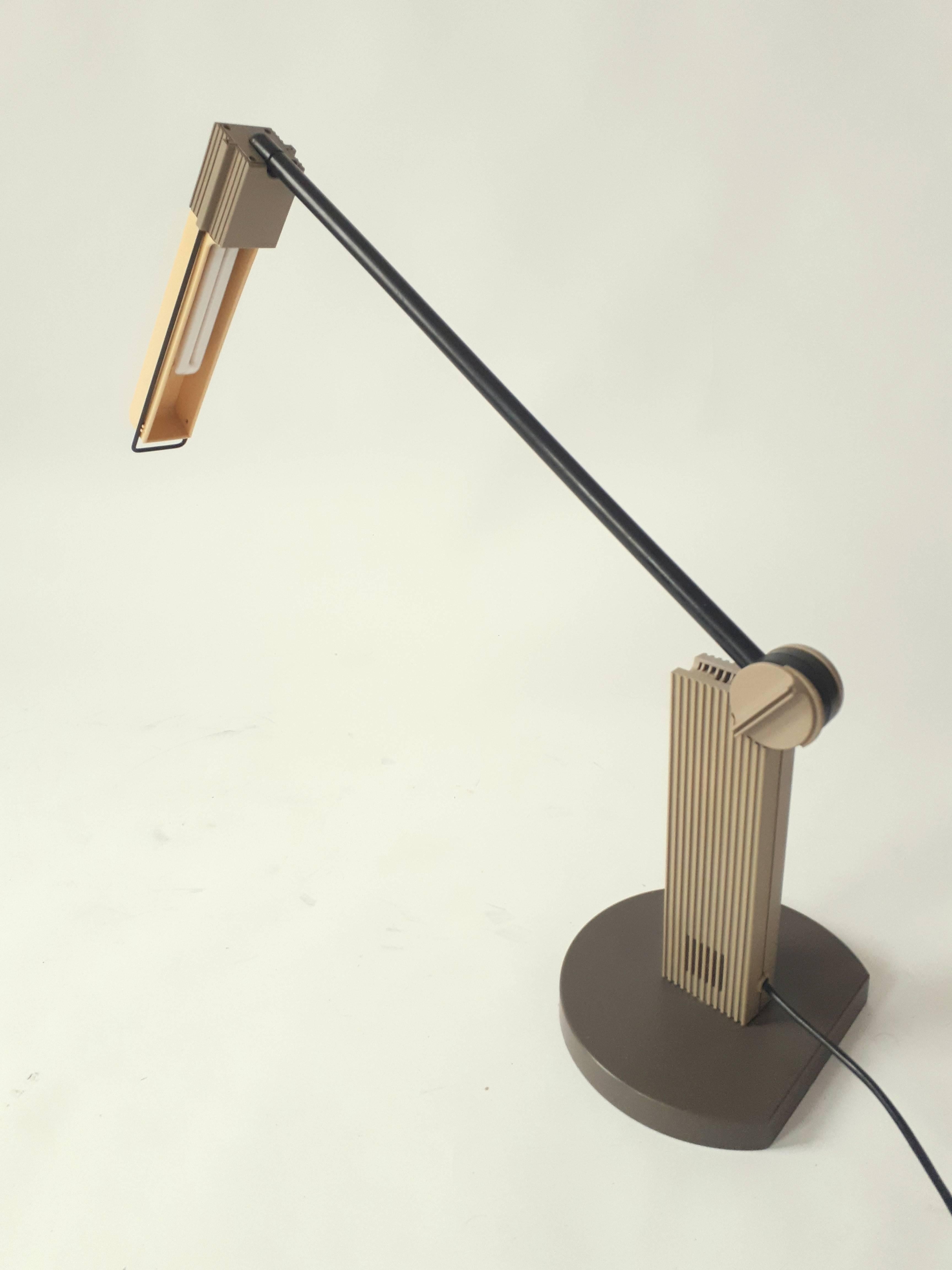Modern Artemide 'Alistro' Tavolo Fluorescent Table Lamp, 1983, Italia For Sale