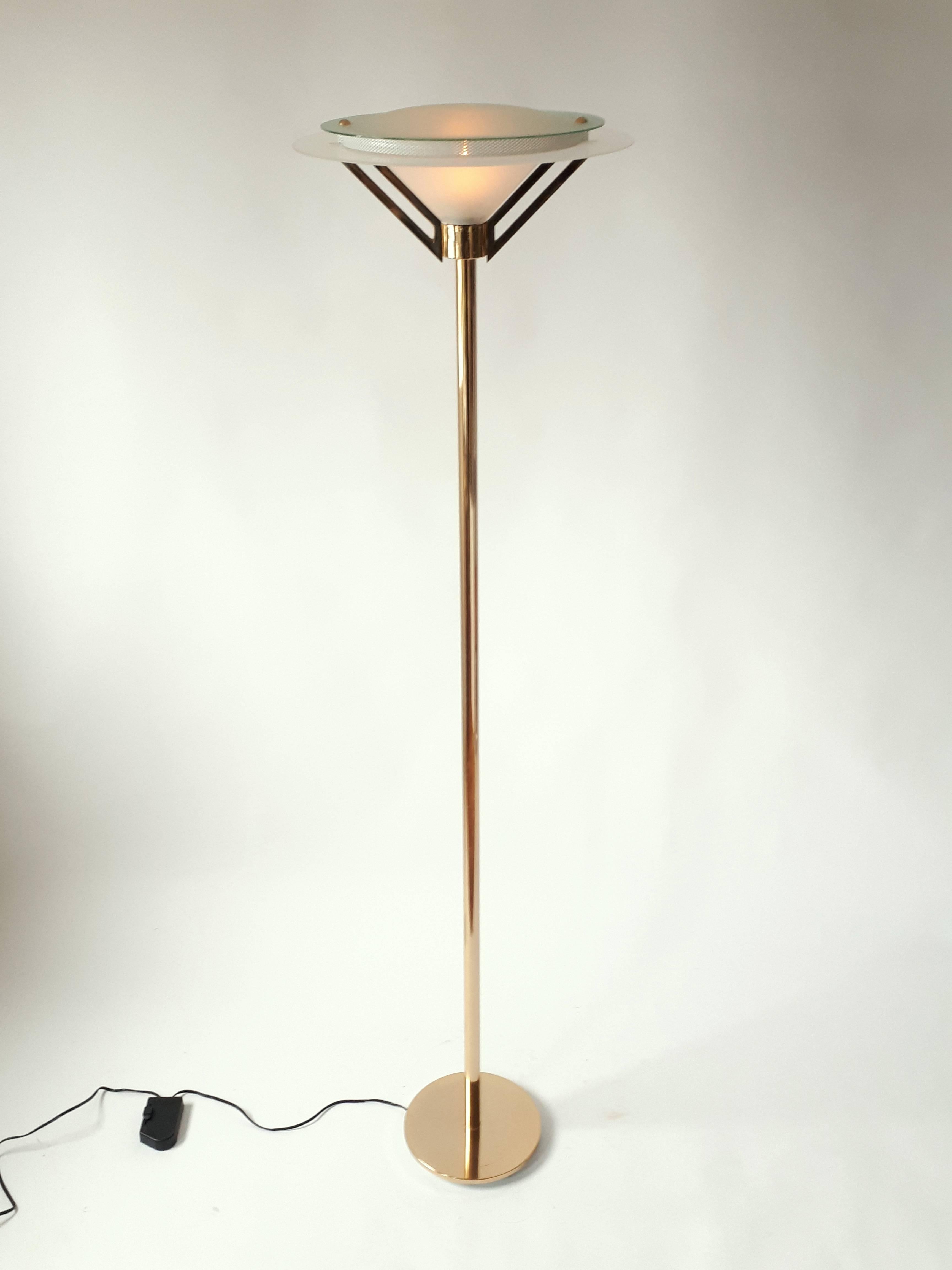 Well made with high quality material. 

Solid, sturdy construction. 

Measure 72 inches high. 

Contain one E26 size socket rated at 100 watts maximum. 

Foot dimmer on cord 

Matching table lamp available, see listing.