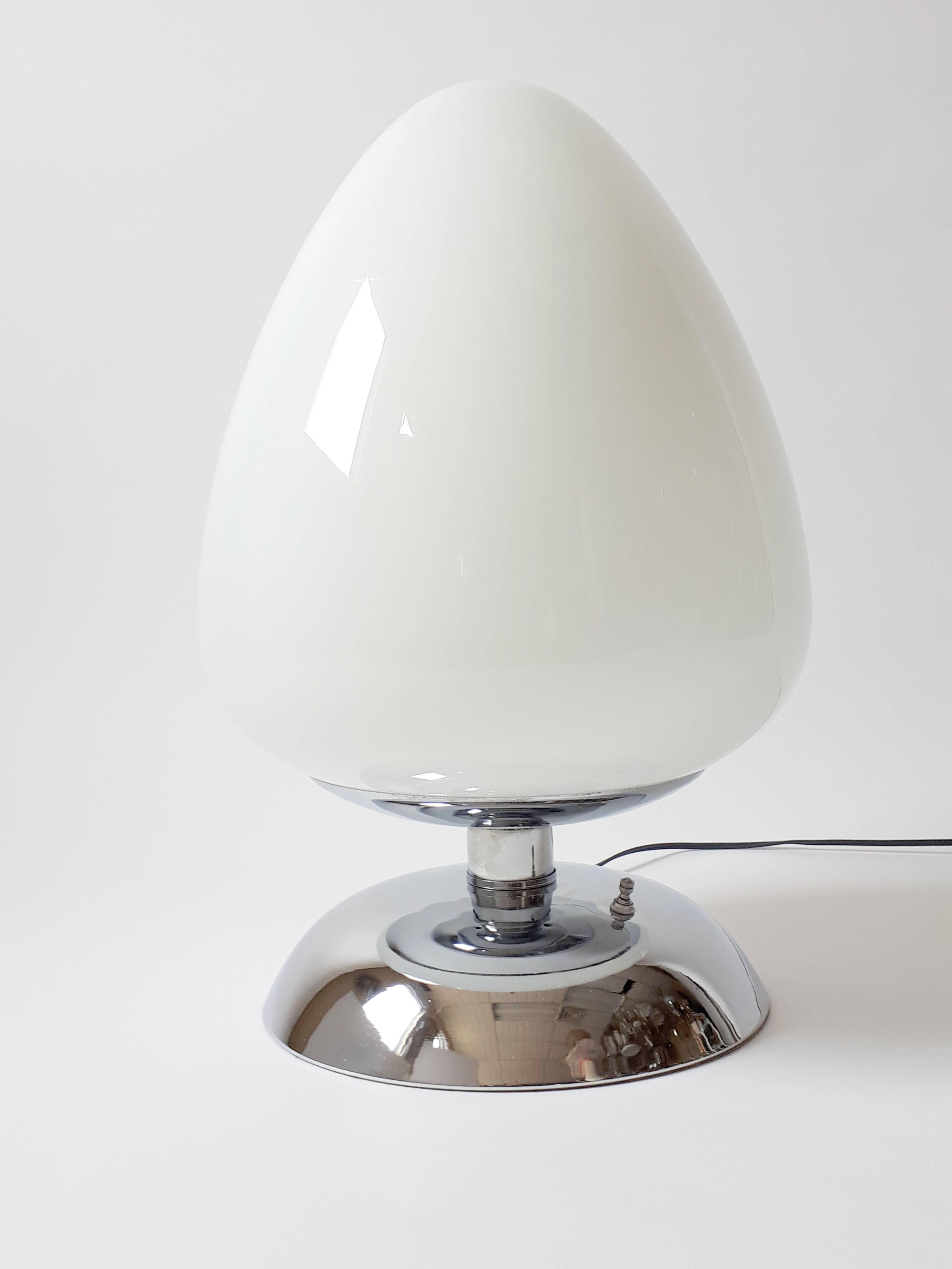Reggiani Huge  Egg Shaped Glass Table Lamp, 1960s, Italy In Good Condition In St- Leonard, Quebec