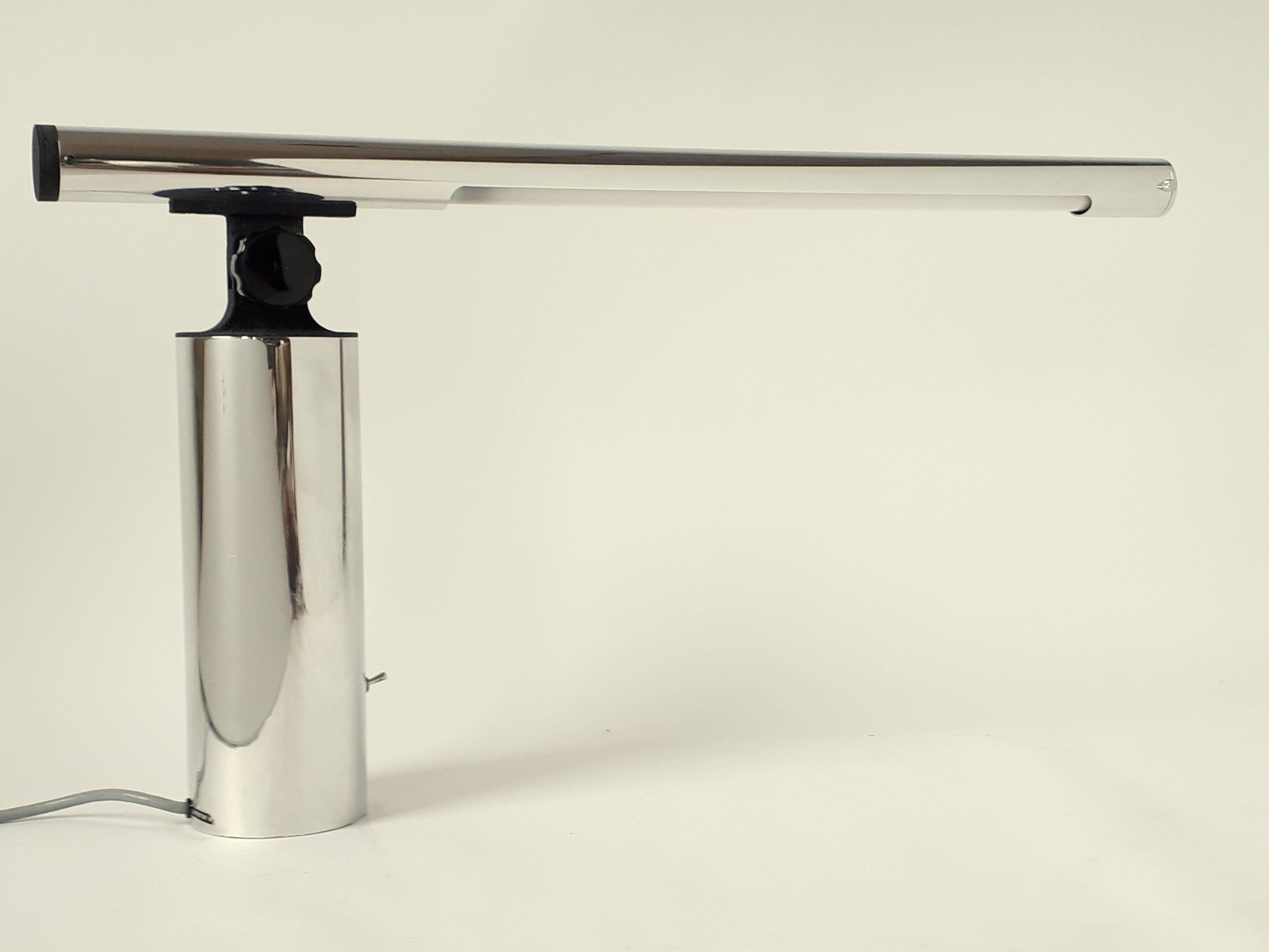 Lampada da tavolo a tubo fluorescente massiccio di Robert Sonneman del 1960, USA In condizioni buone in vendita a St- Leonard, Quebec