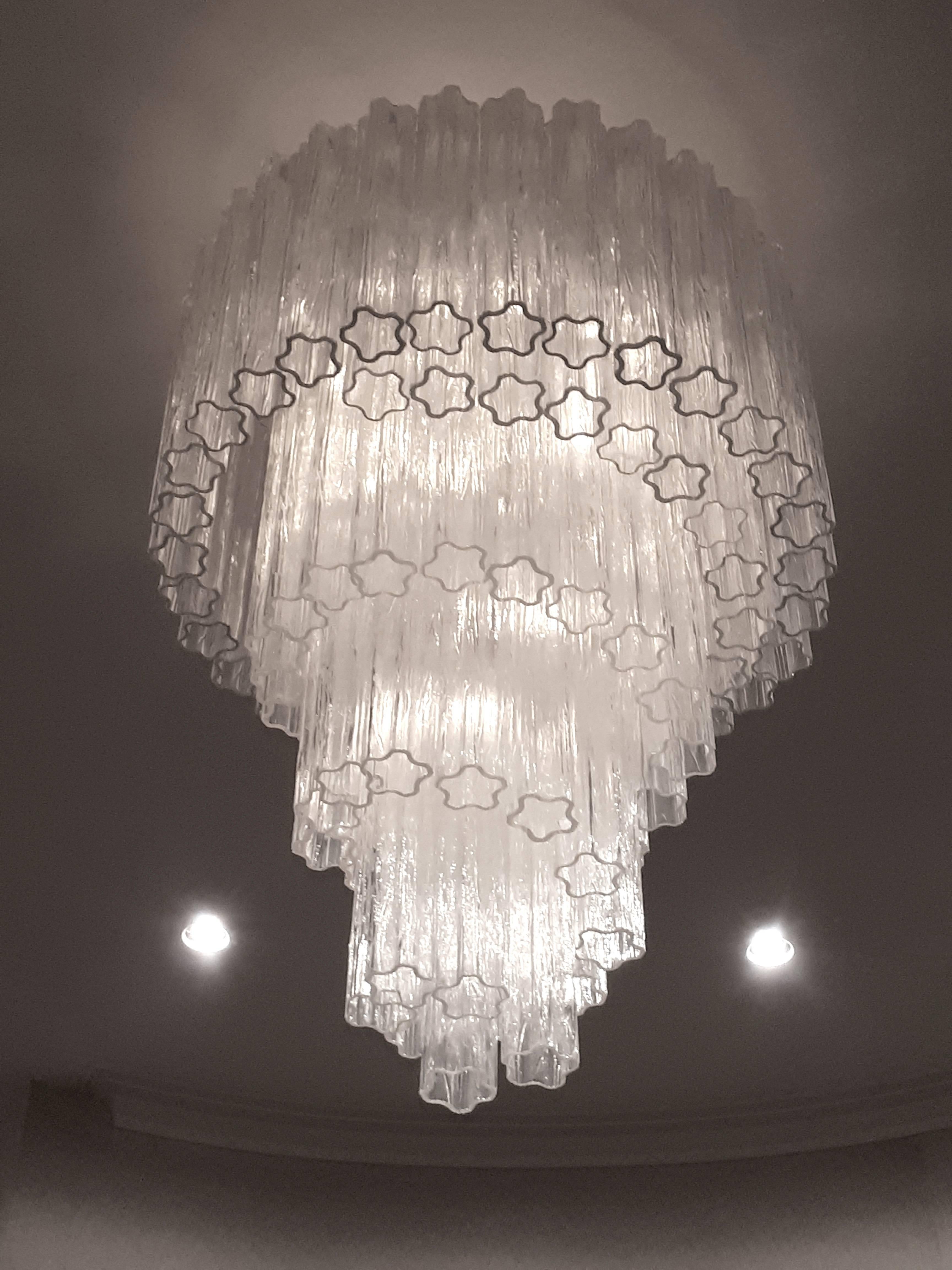 1960s , Early Venini ' Tronchi '  Massive Waterfall Chandelier ,  Italia In Excellent Condition In St- Leonard, Quebec