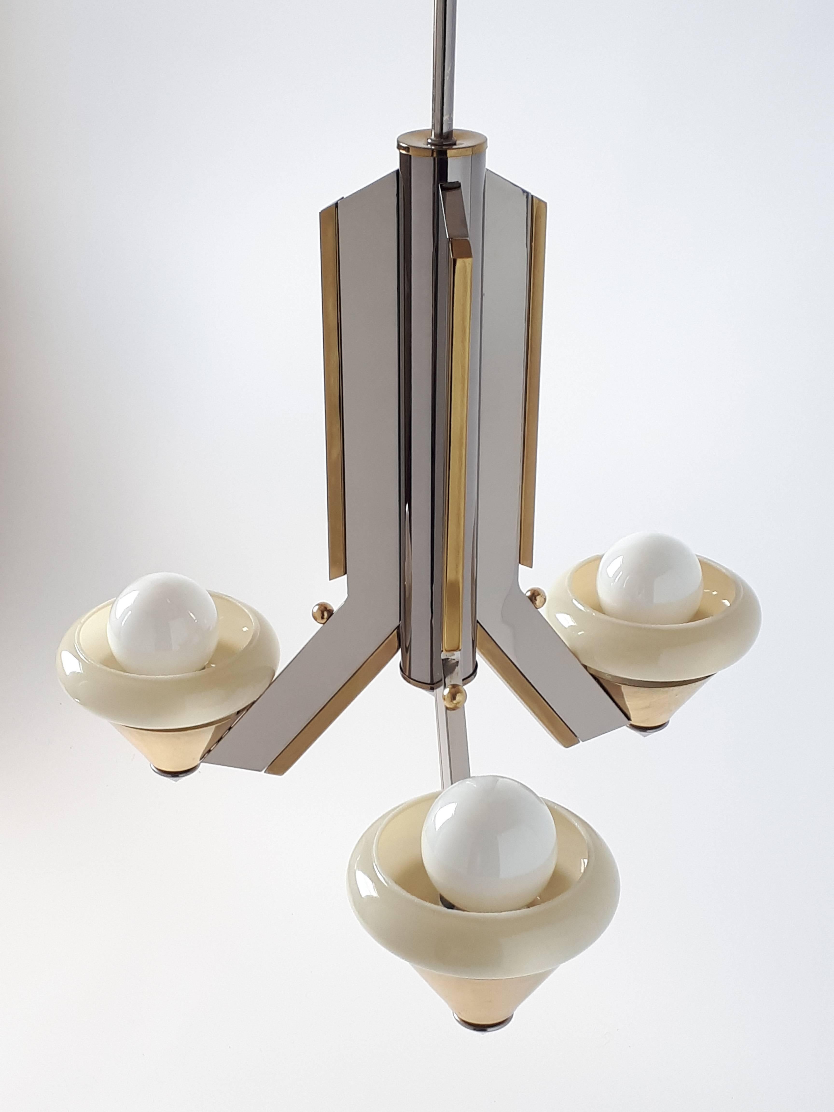 Mid-Century Modern Modern Art Deco Style Chandelier in the Manners of Sciolari, 1970s, Italy