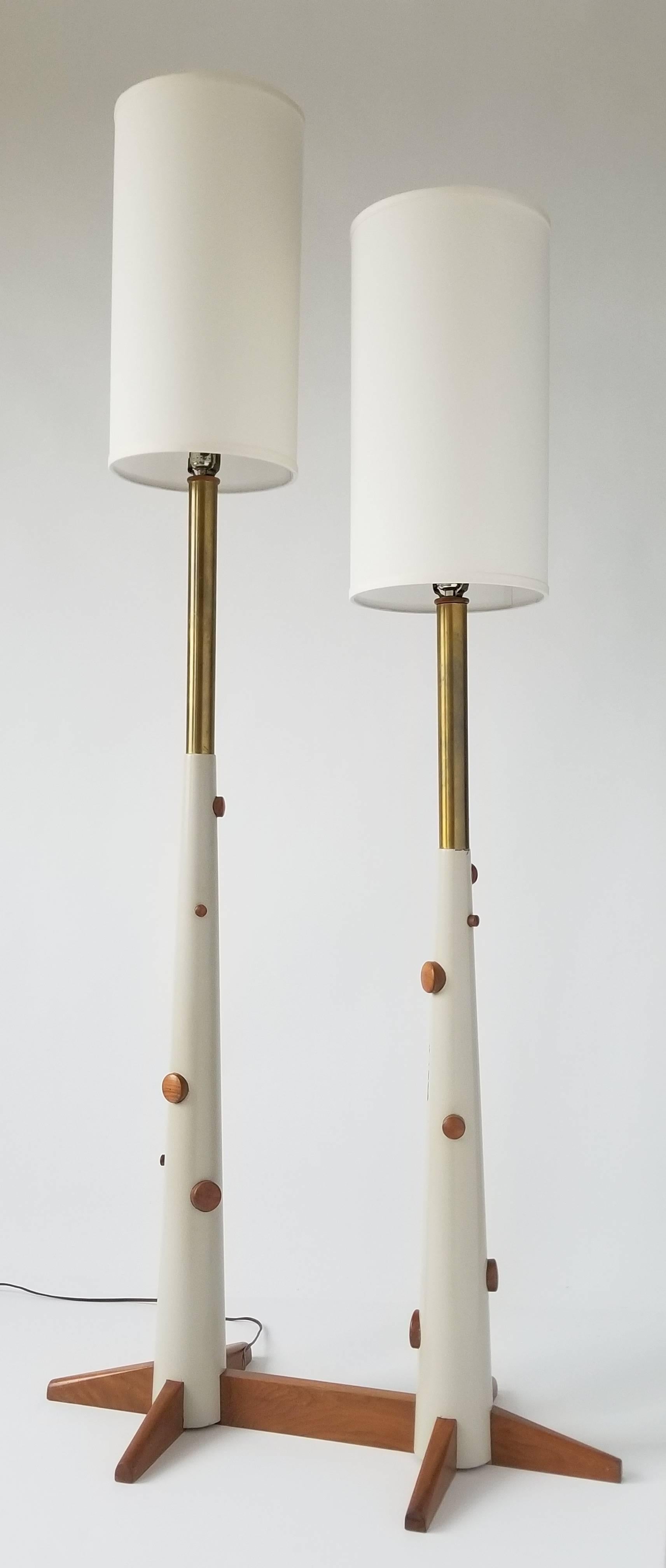 Mid-Century Modern 1960s Twin Pole Floor Lamp in Lacquered Wood and Brass , USA