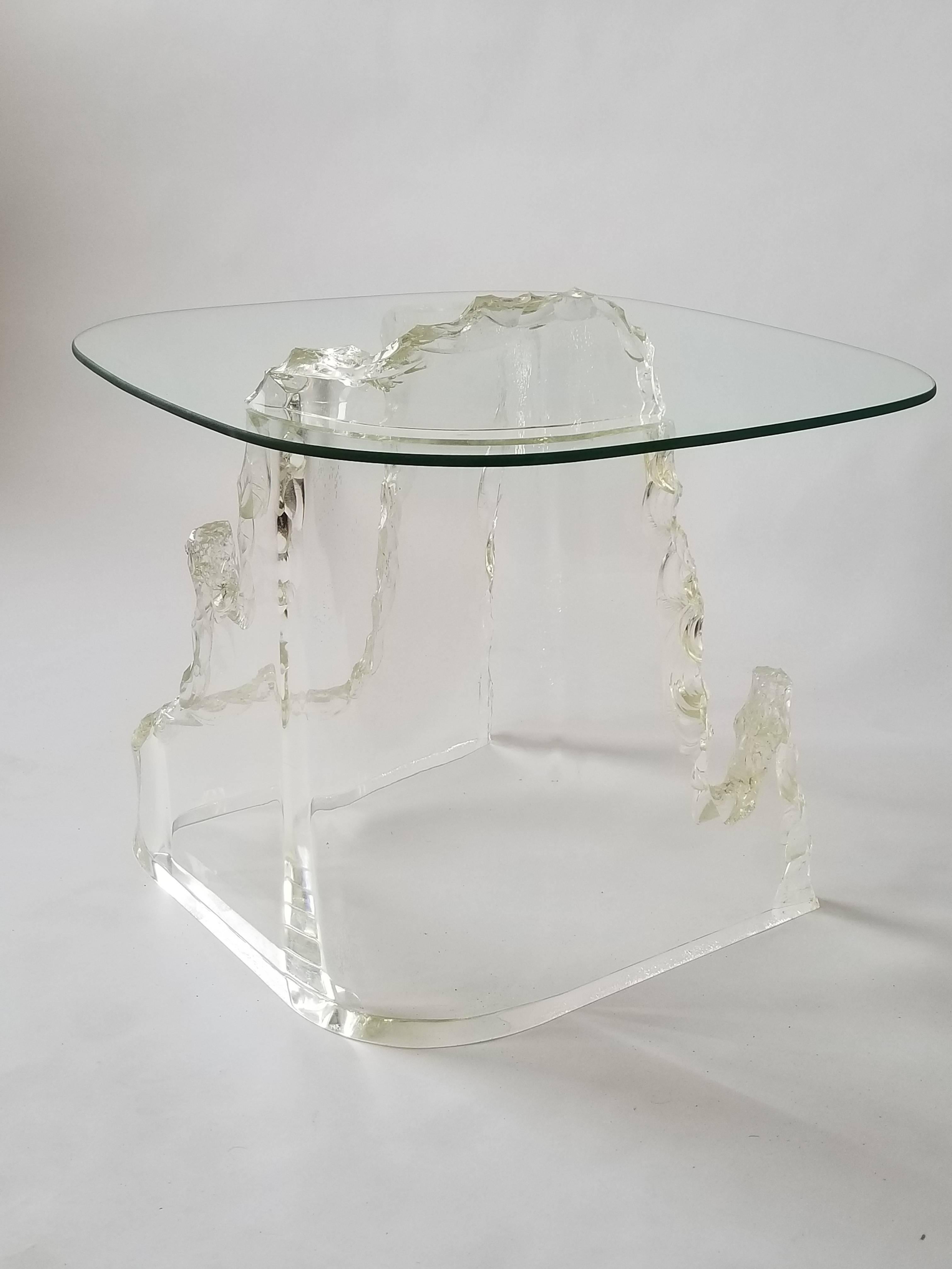 Lucite 'Iceberg' Side Table from Lion in Frost, 1970s, USA In Good Condition In St- Leonard, Quebec