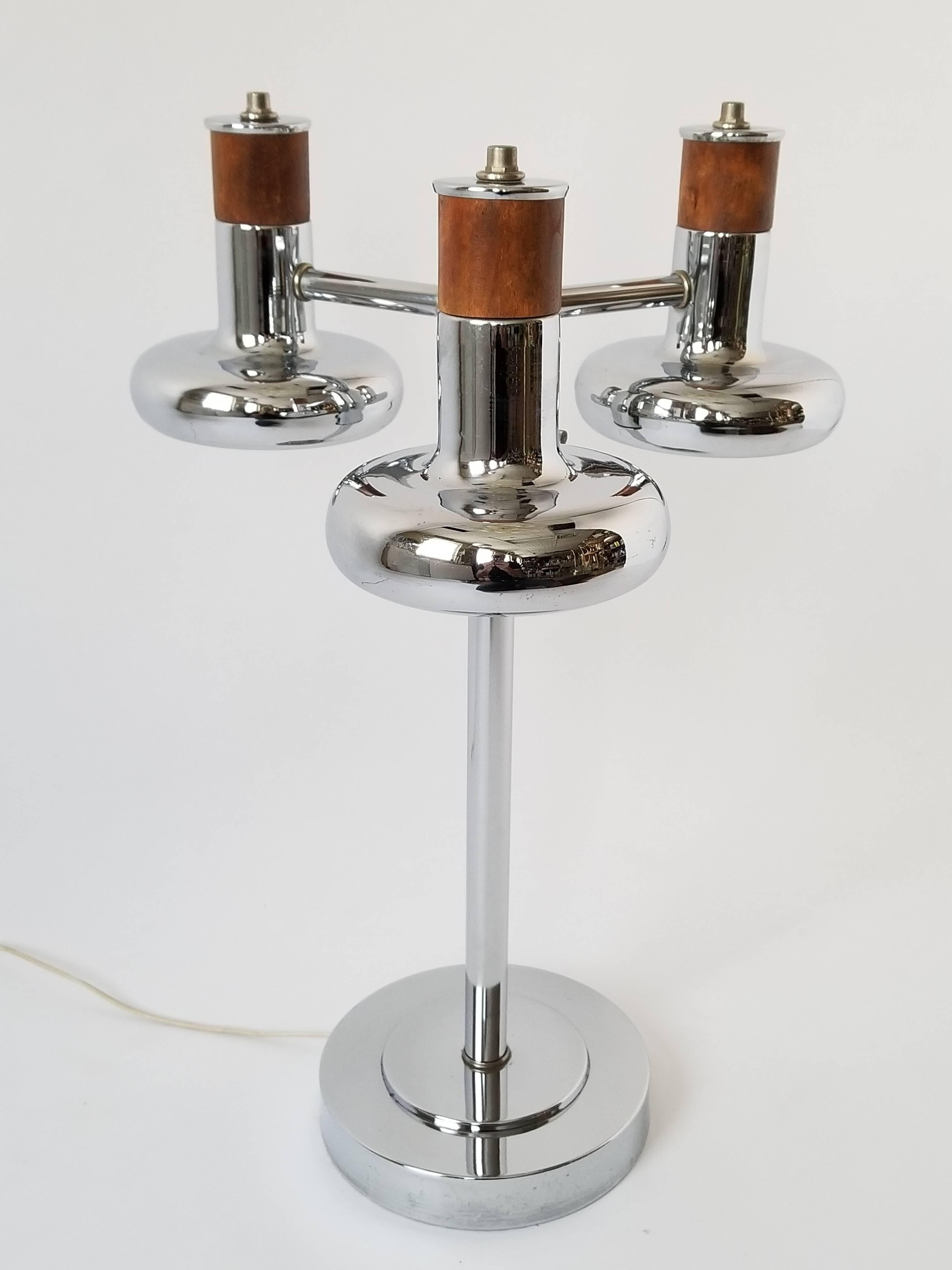 American 1970s Three Heads Chrome Table Lamp with Walnut Insert, USA