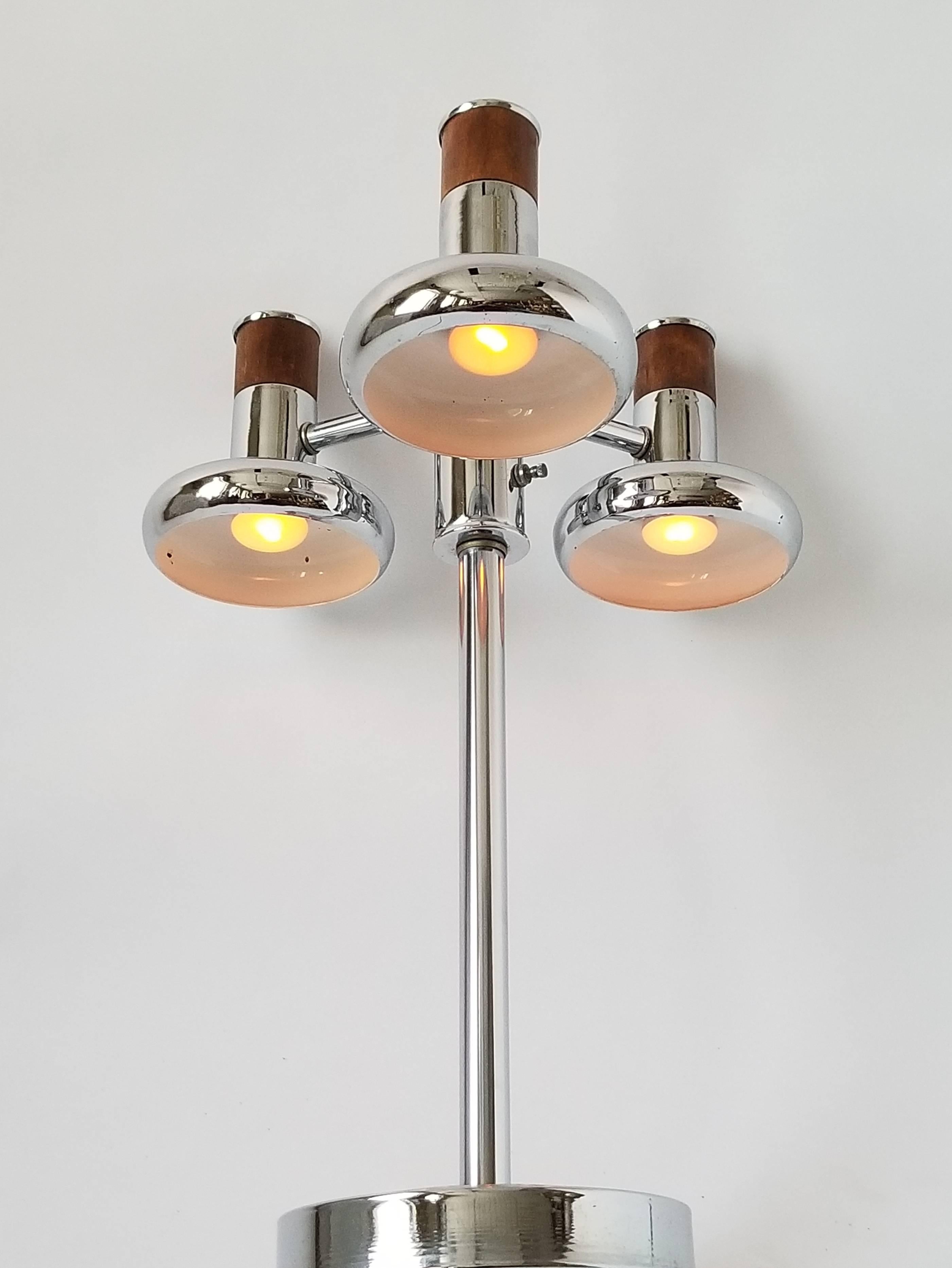 Mid-Century Modern 1970s Three Heads Chrome Table Lamp with Walnut Insert, USA