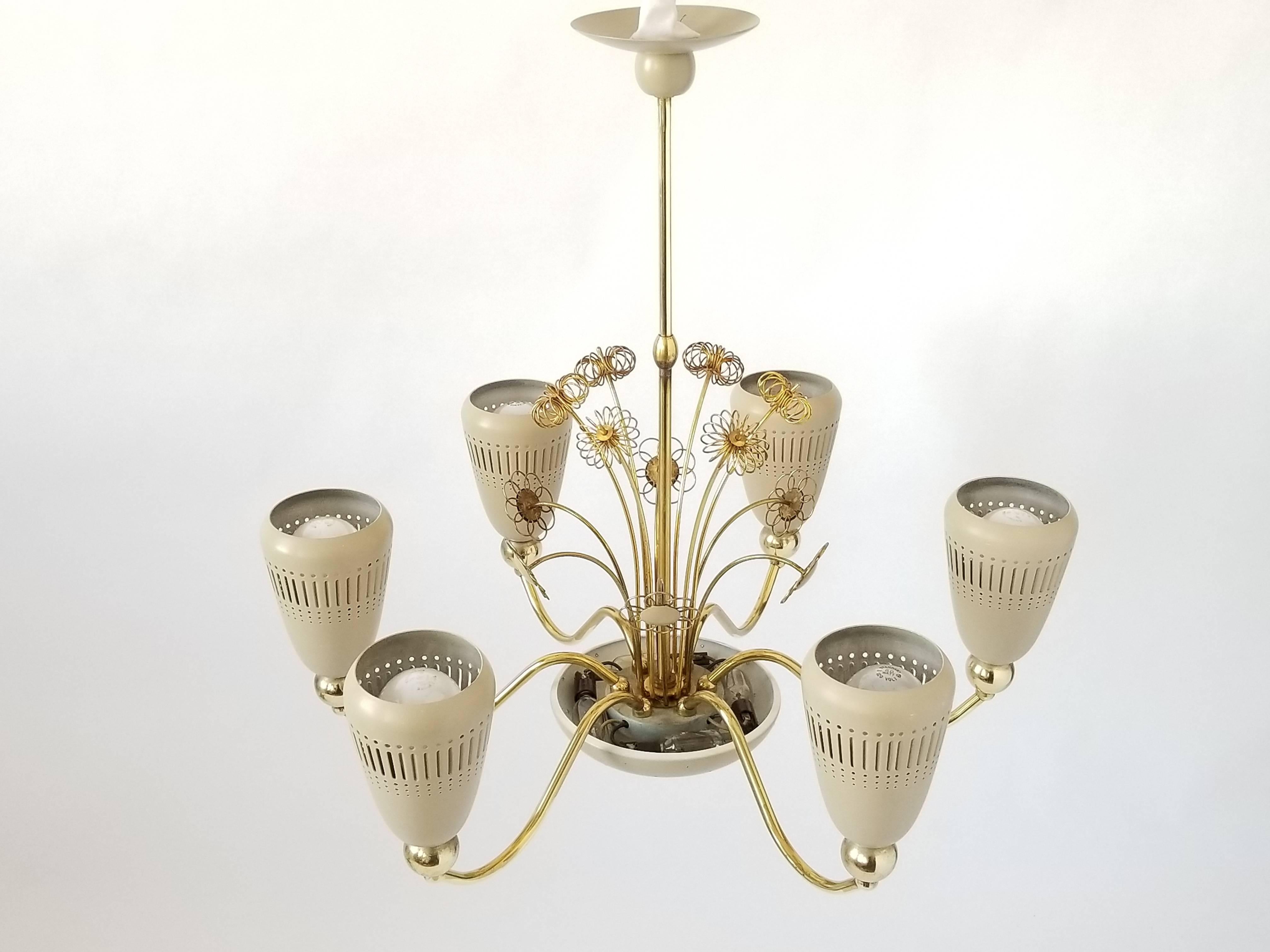 Mid-20th Century Lightolier Six-Arm Brass Chandelier in the style of  Paavo Tynell, 1950s, USA