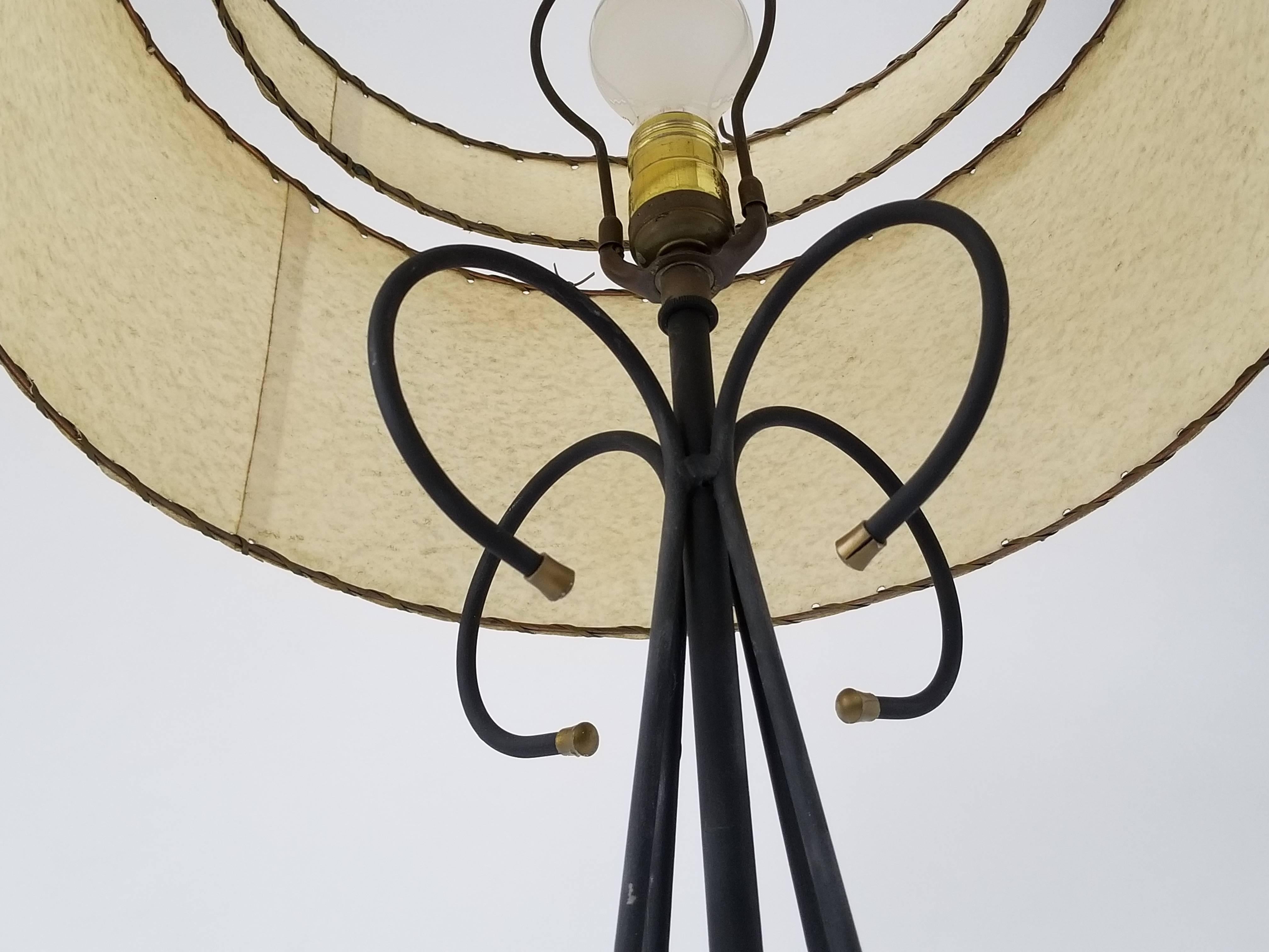 Stehlampe aus Draht aus den 1950er Jahren im Stil von Tony Paul, USA im Zustand „Gut“ im Angebot in St- Leonard, Quebec